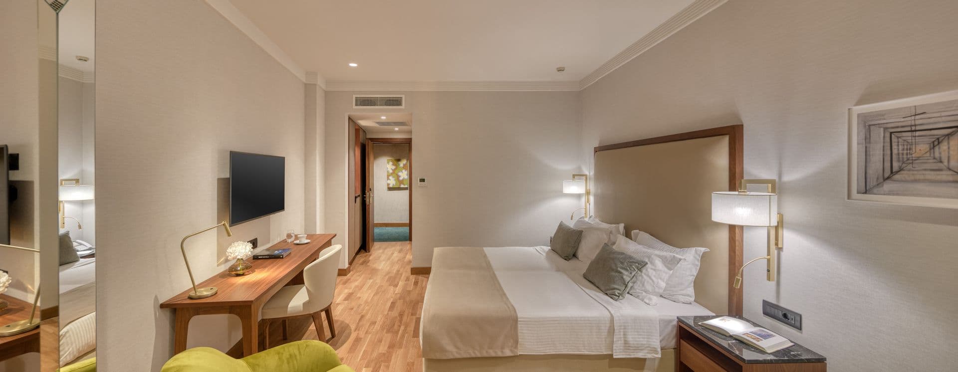 room-types-ELECTRAPT-SUPDBL-0.jpg