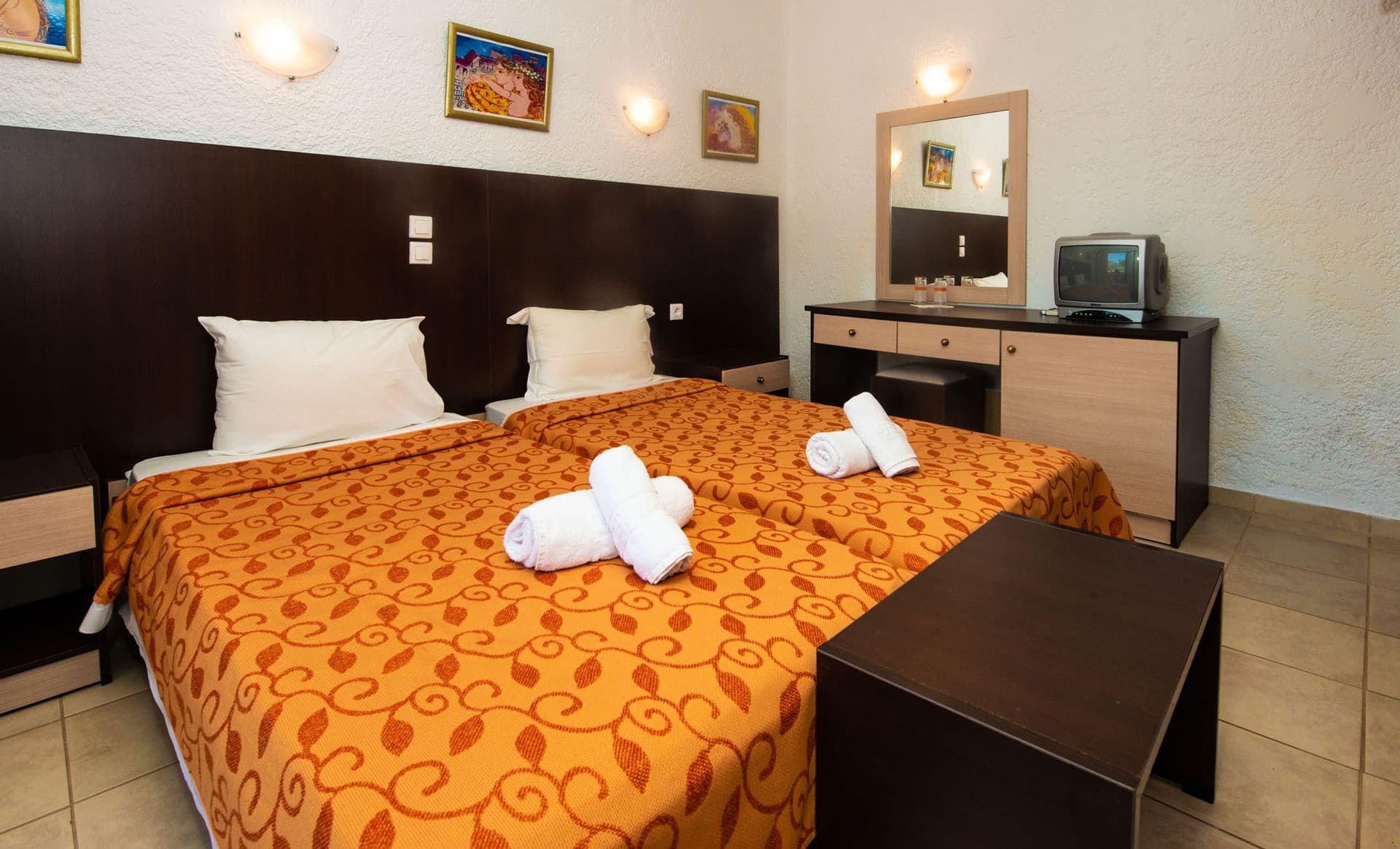 room-types-ELENAHOT-SUP-0.jpg