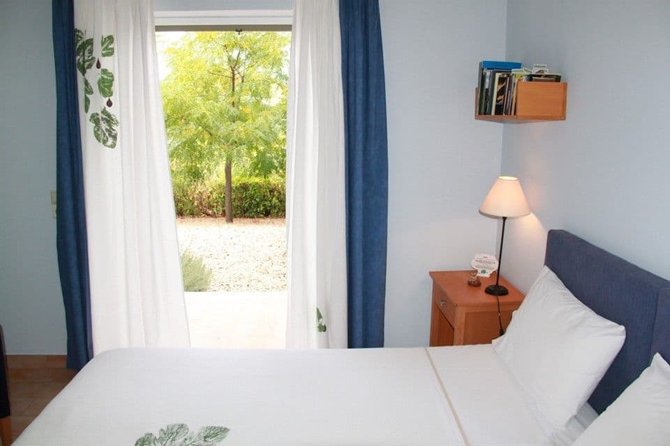room-types-ELEONASAA-DBL-0.jpg