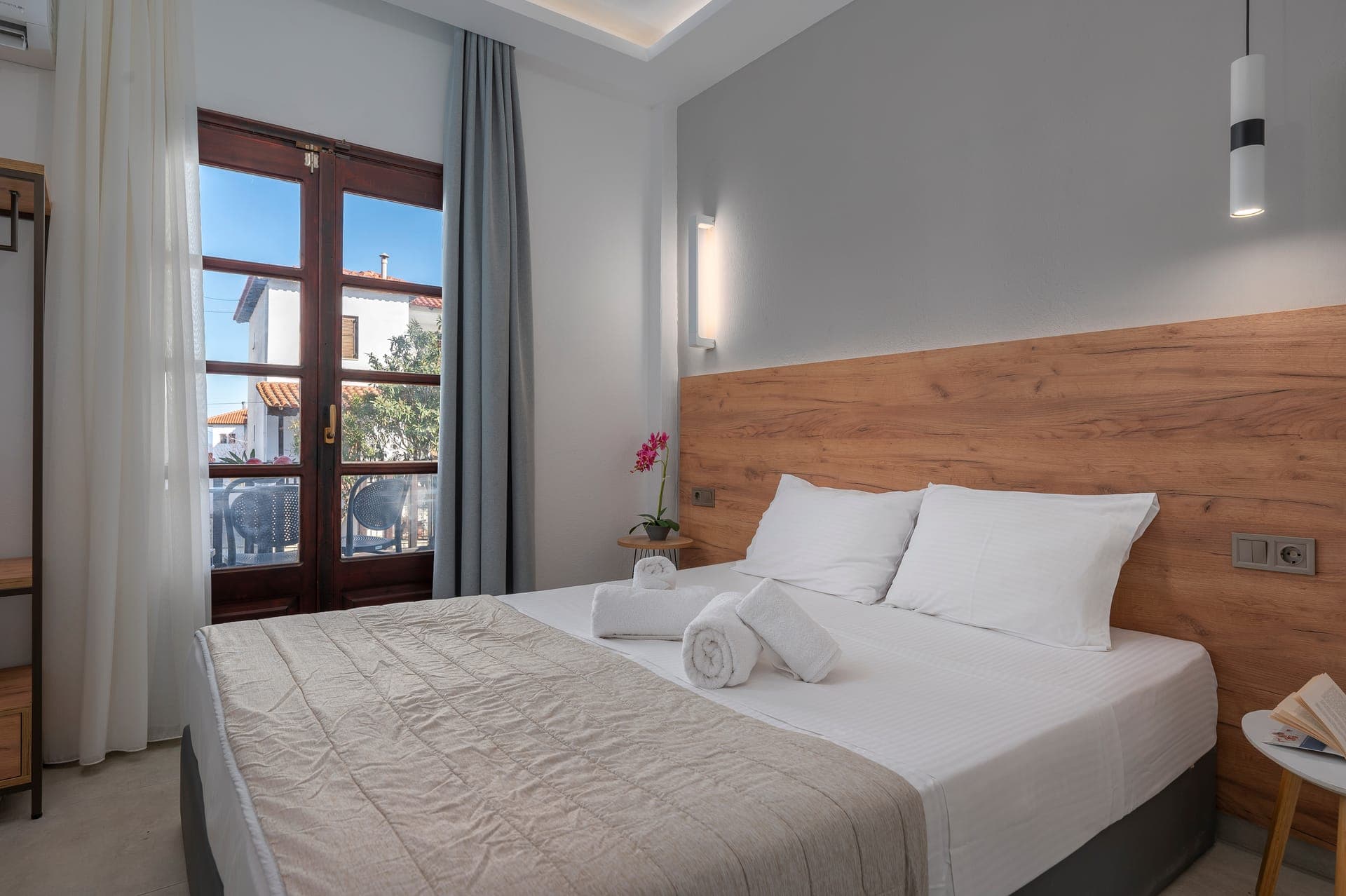 room-types-ELEONCHALK-1BDSUI-0.jpg