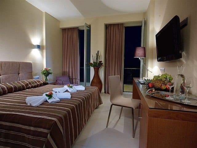 room-types-ELGRECOCRE-TRPLV-0.jpg