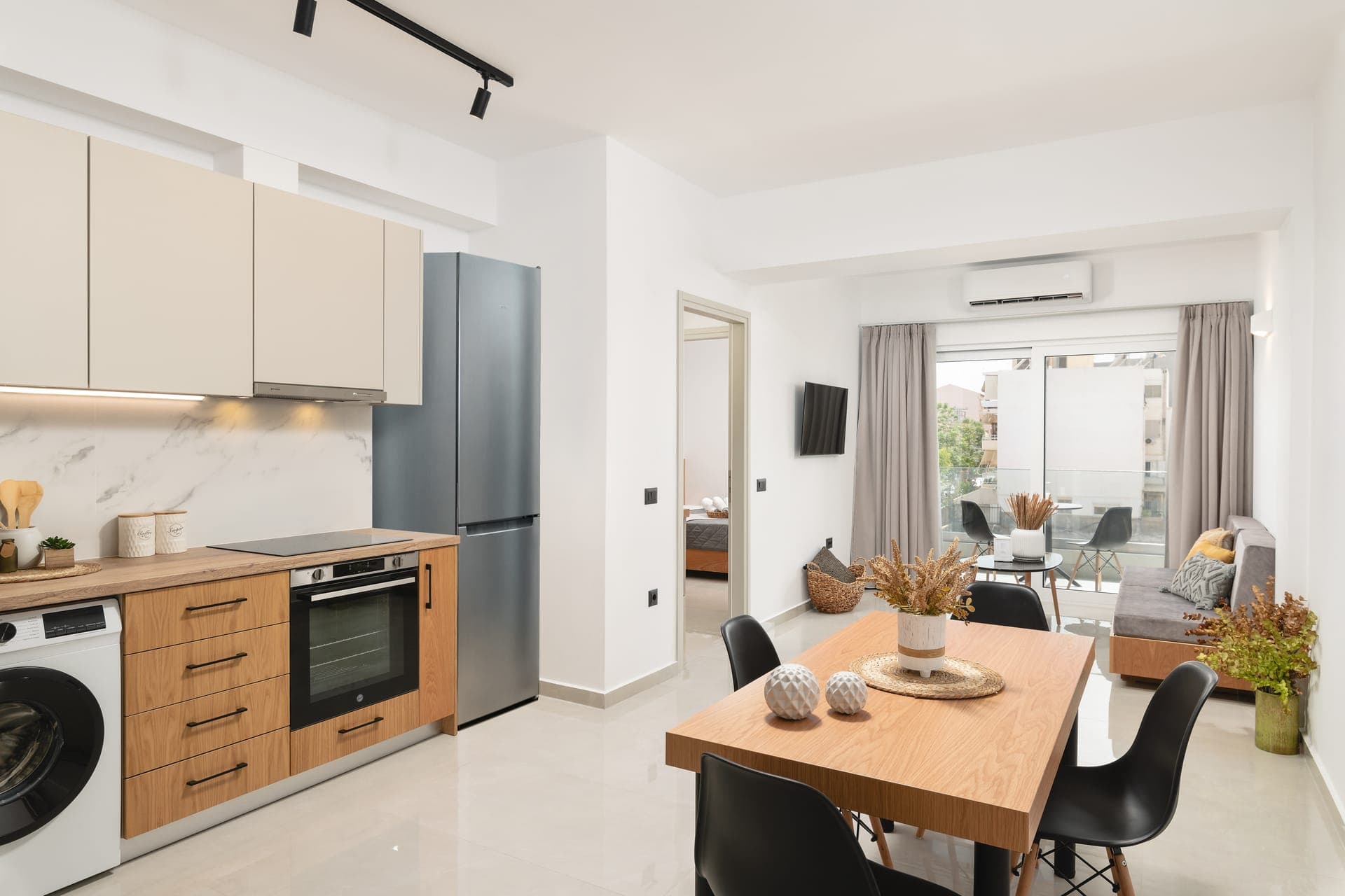 room-types-ELIACITYAP-SUPOBA-0.jpg