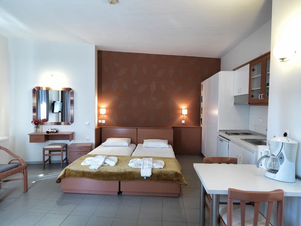 Twin beds and kitchenette