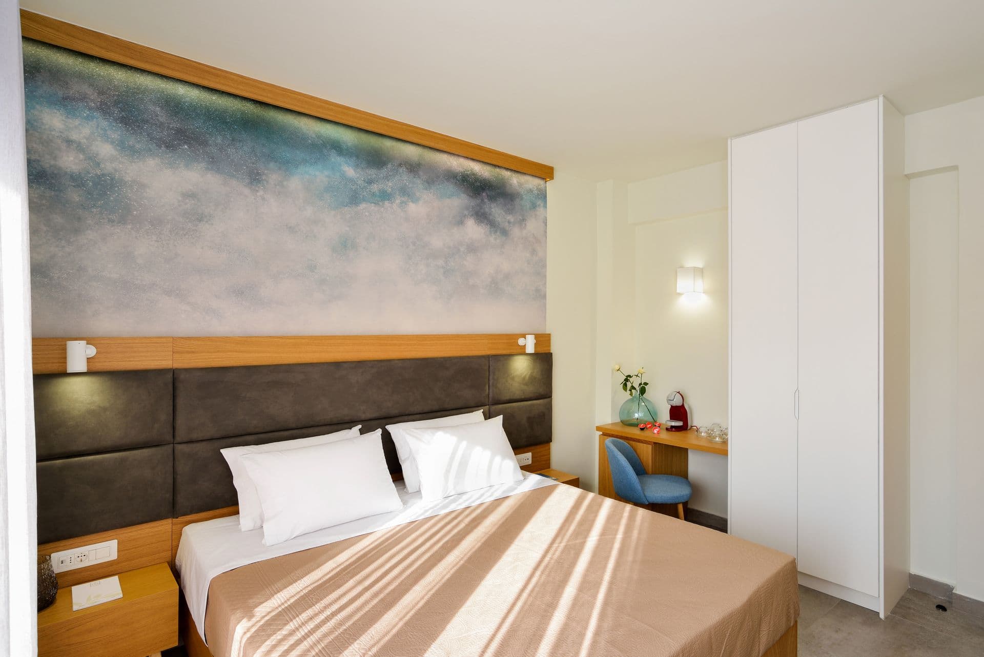 room-types-ELIAKALAMA-TWOBED-0.jpg