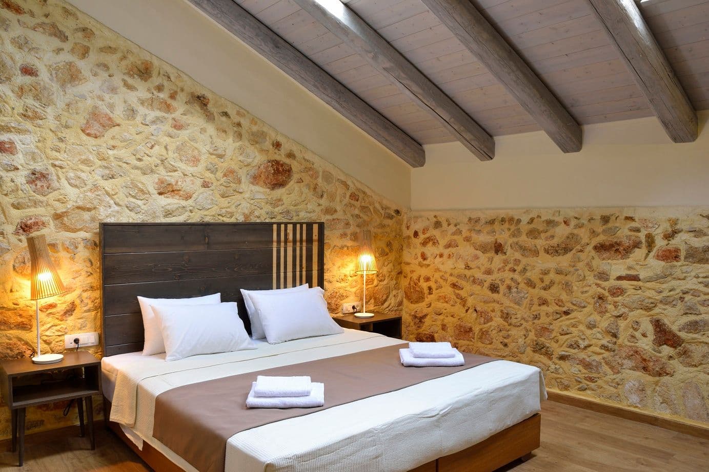 room-types-ELIAKENTRO-STD-0.jpg