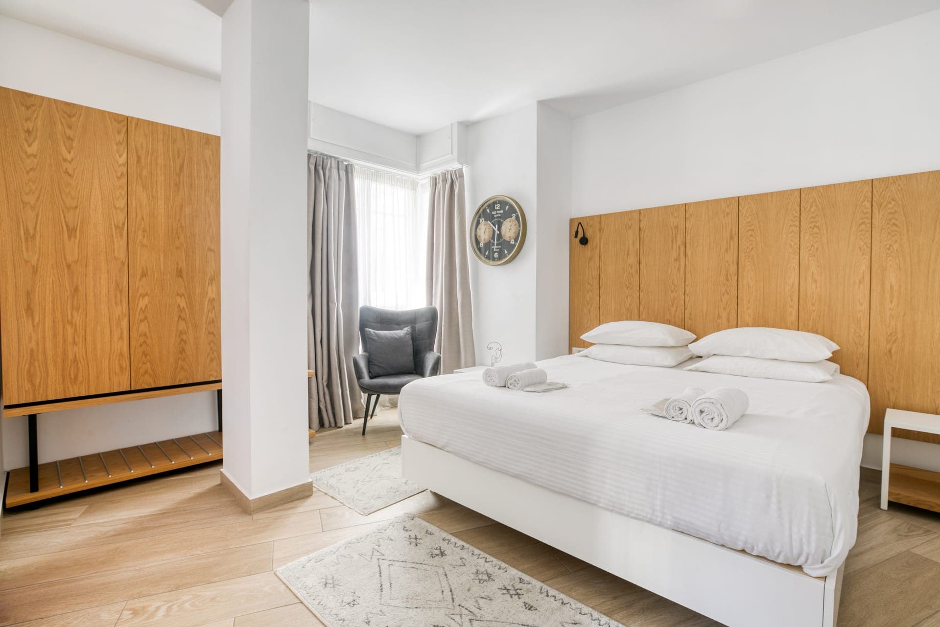 Bed, Bedroom, Wardrobe