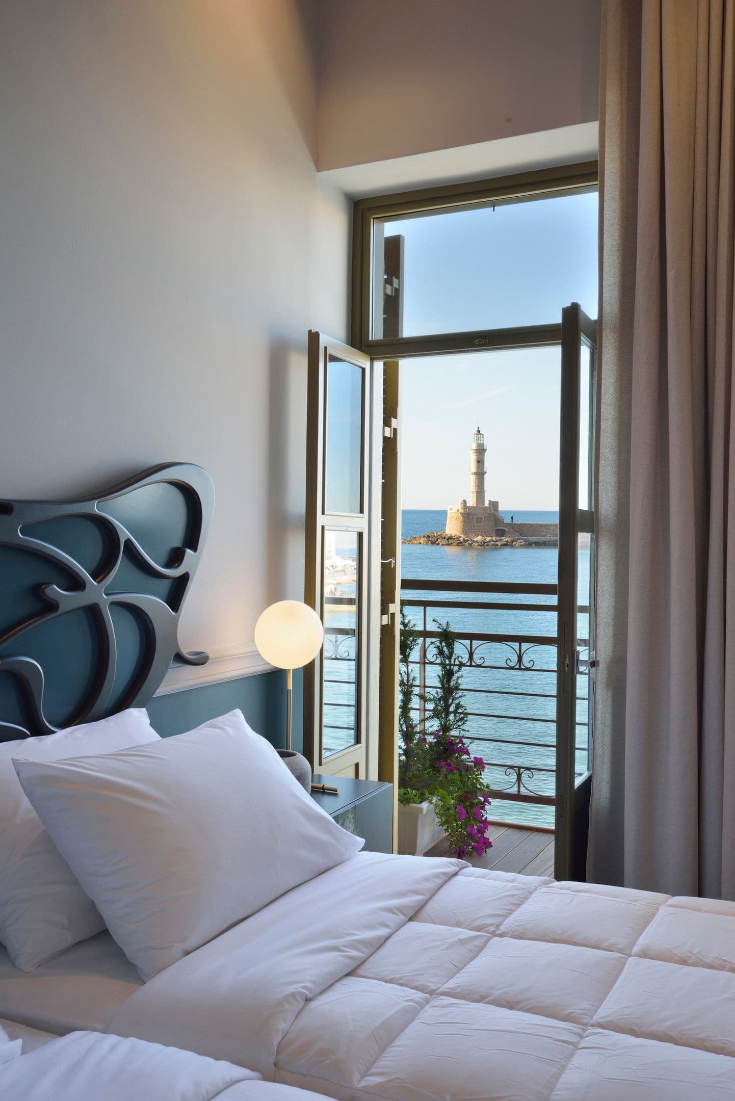 room-types-ELIAPALATI-DELUXE-0.jpg