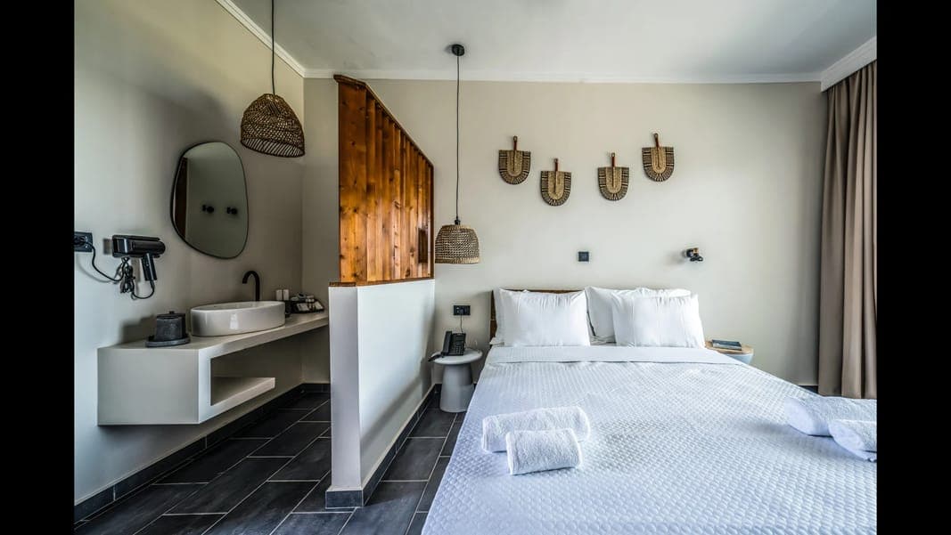room-types-ELIONSEA-DLXGV-0.jpg