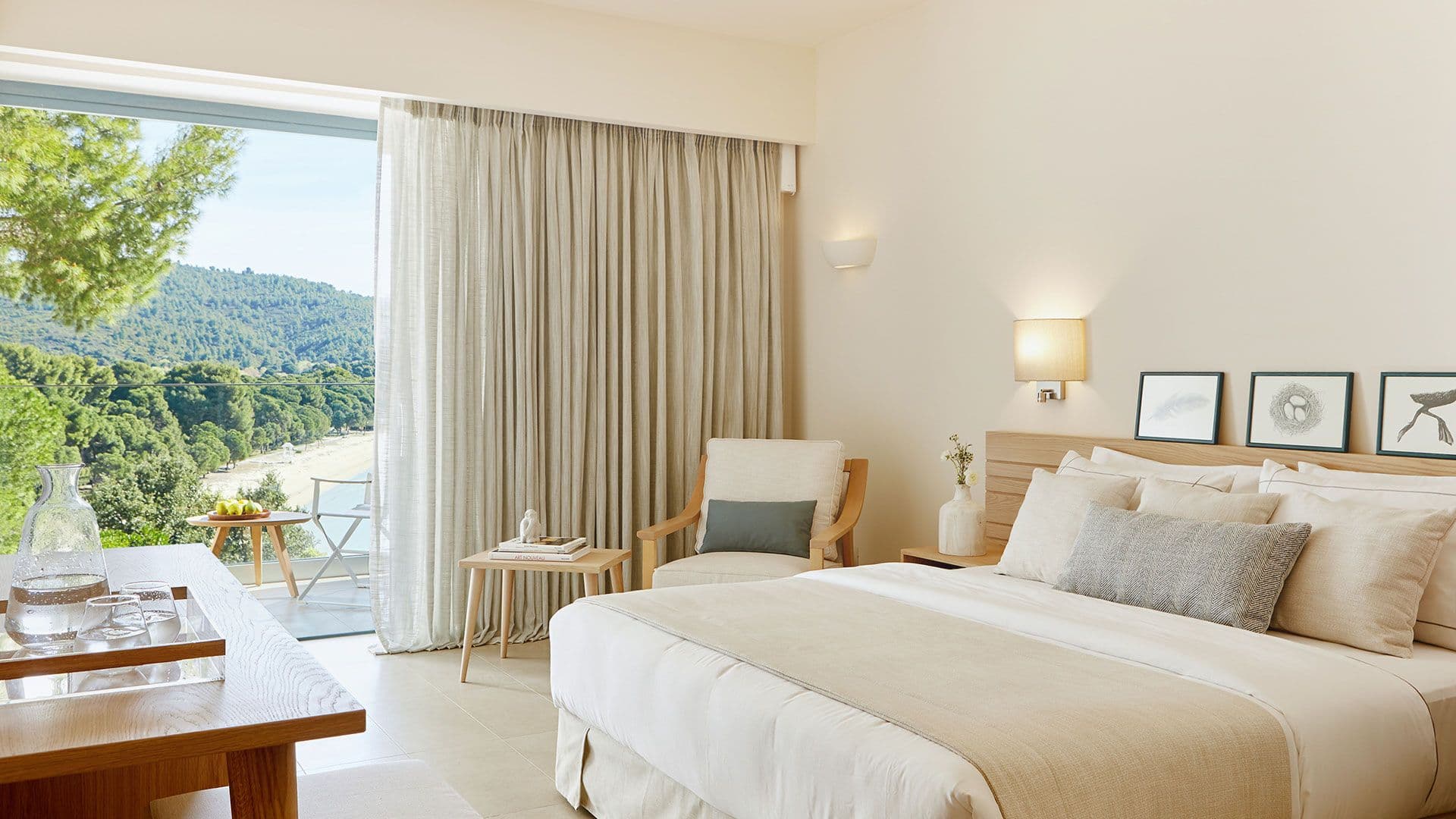 room-types-ELIVISKIAT-DBLXEN-0.jpg