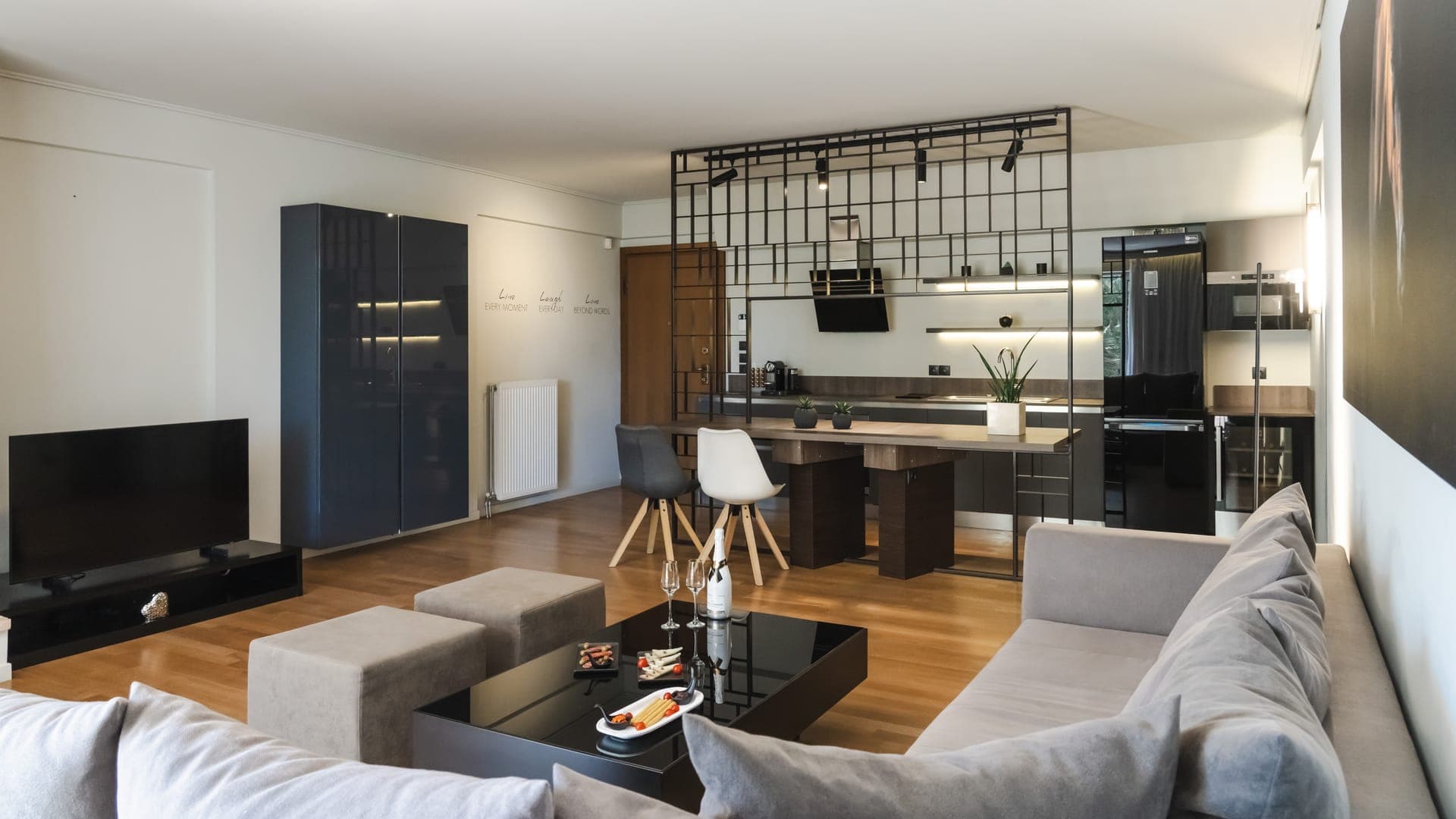 room-types-ELLINIKOLX-SUITE-0.jpg