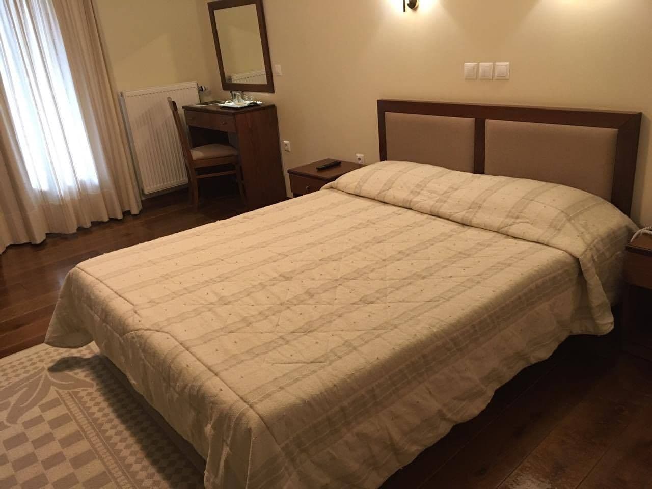 room-types-ELLINONT-DLXFIR-0.jpg