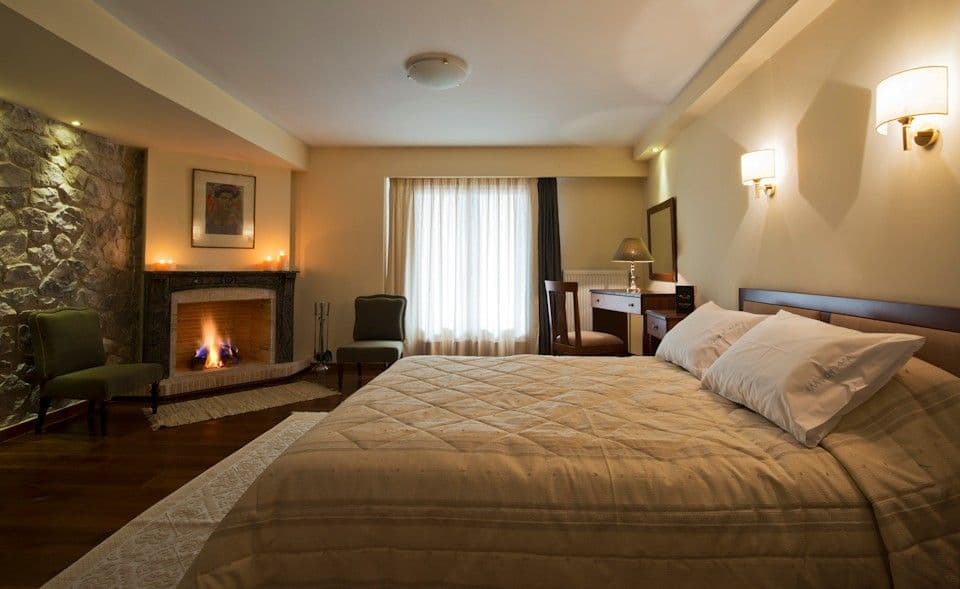 room-types-ELLINONT-JSUITE-0.jpg