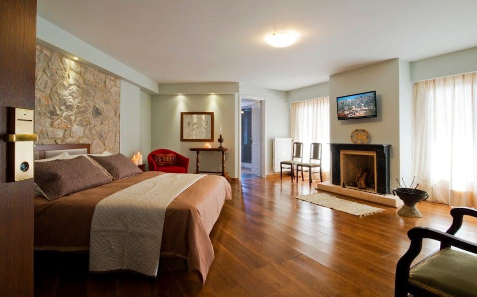 room-types-ELLINONT-SUPSUI-0.jpg
