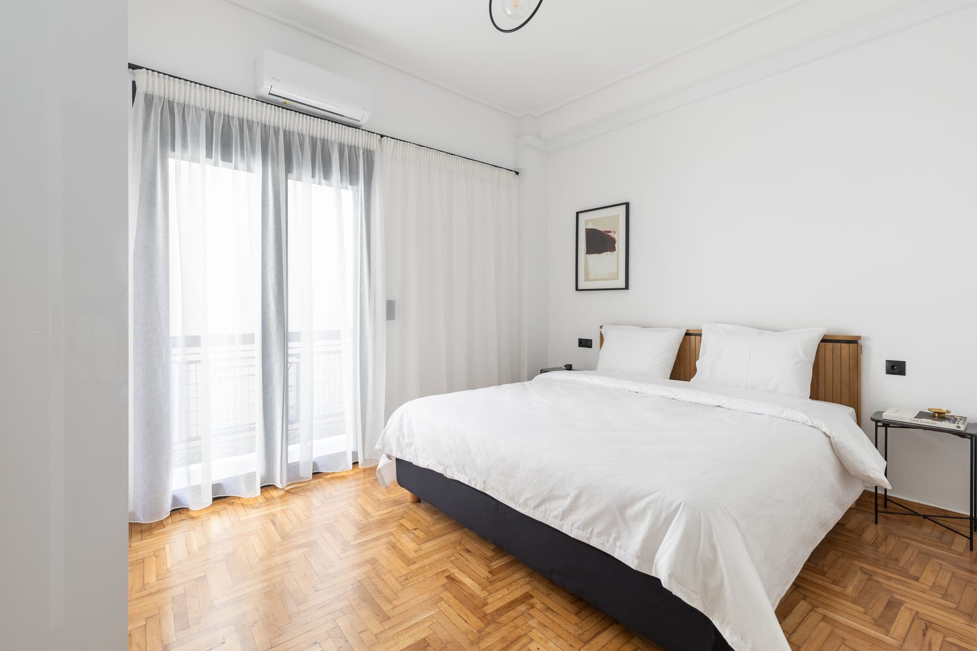 room-types-ELLIOTNEAP-BALCON-0.jpg