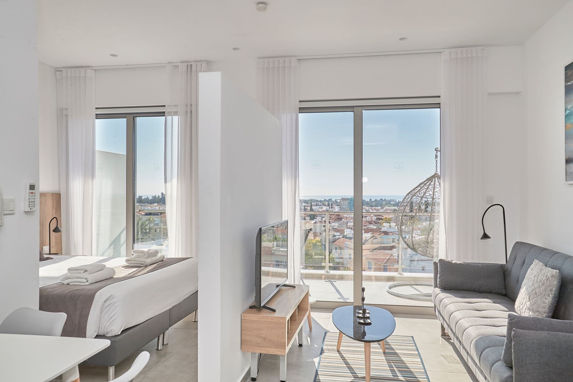 room-types-ELPARLUXHO-DELSTU-0.jpg