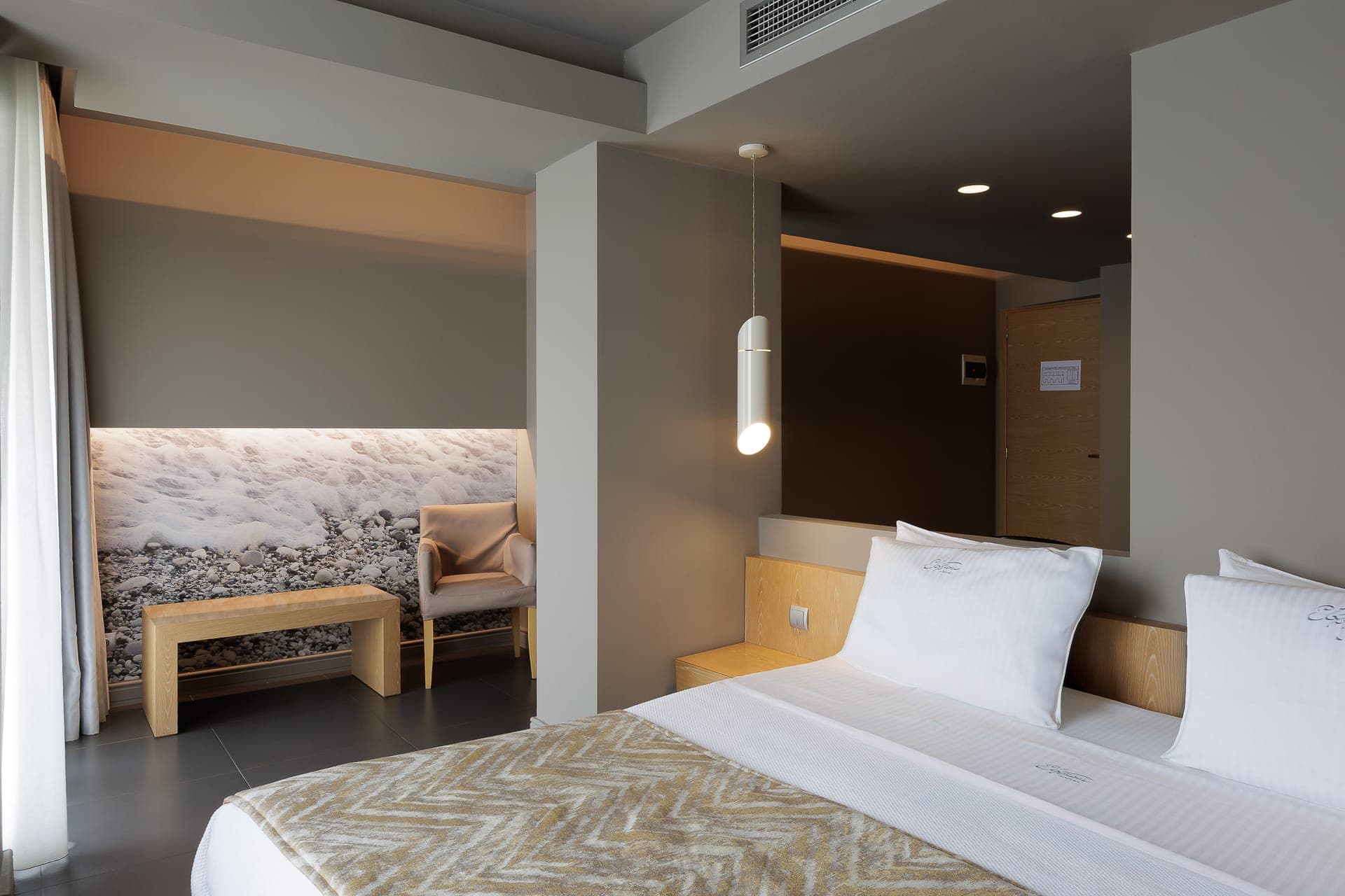 room-types-ELYSION-DLXGR-0.jpg