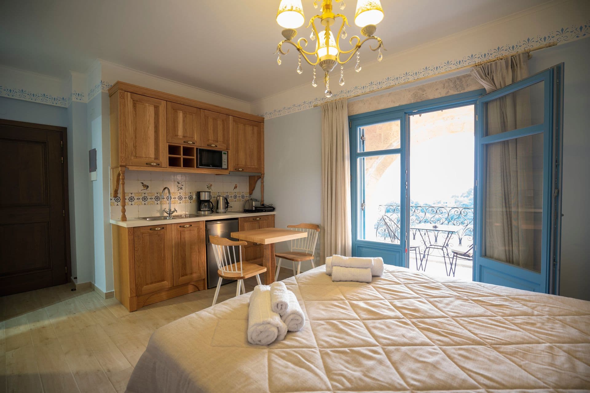 room-types-ELYSIUMPAR-SUPBAL-0.jpg