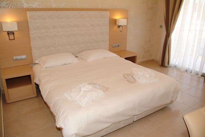 room-types-EMERALD-SRSV-0.jpg