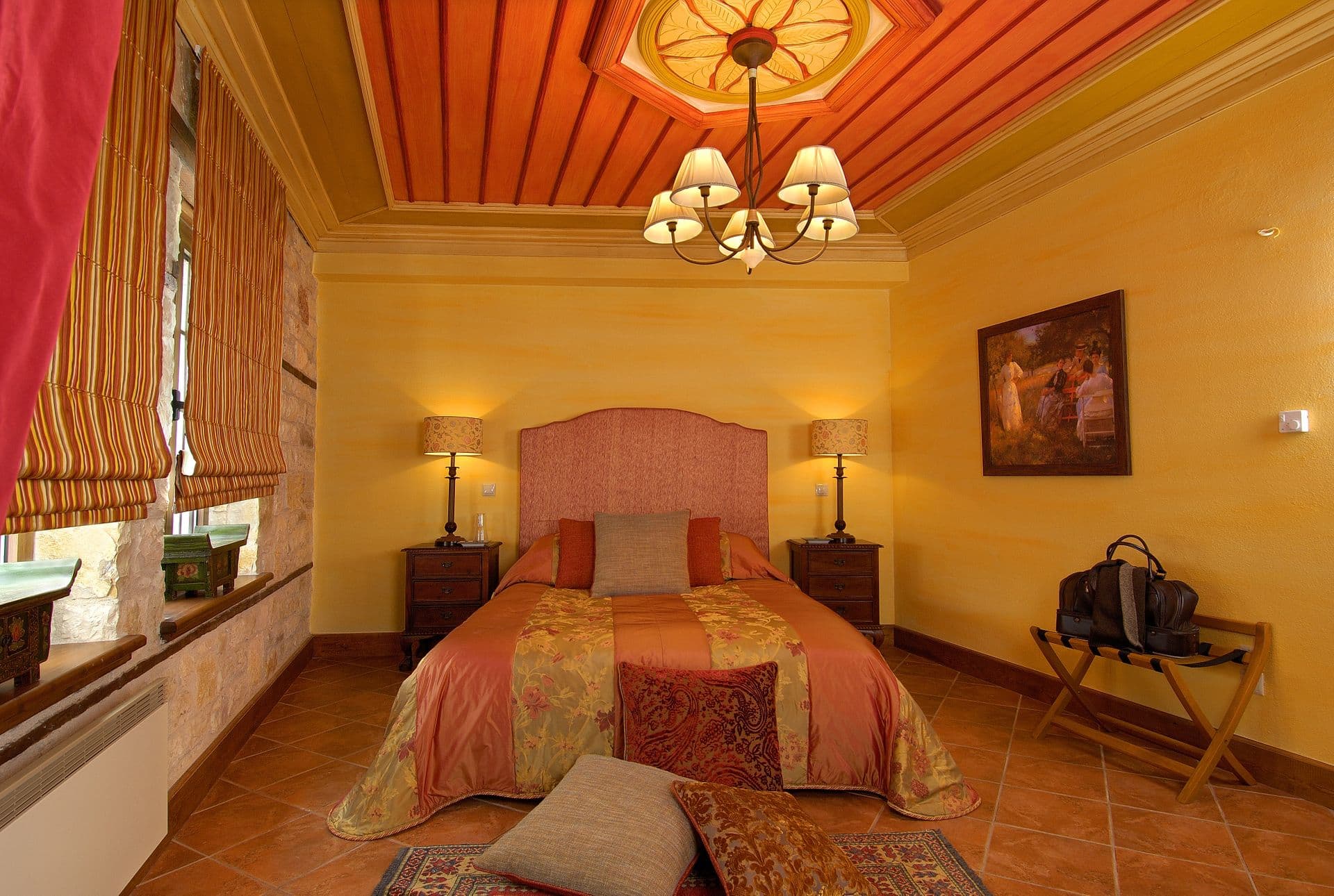 room-types-EMOTIONSC-SUITE-0.jpg
