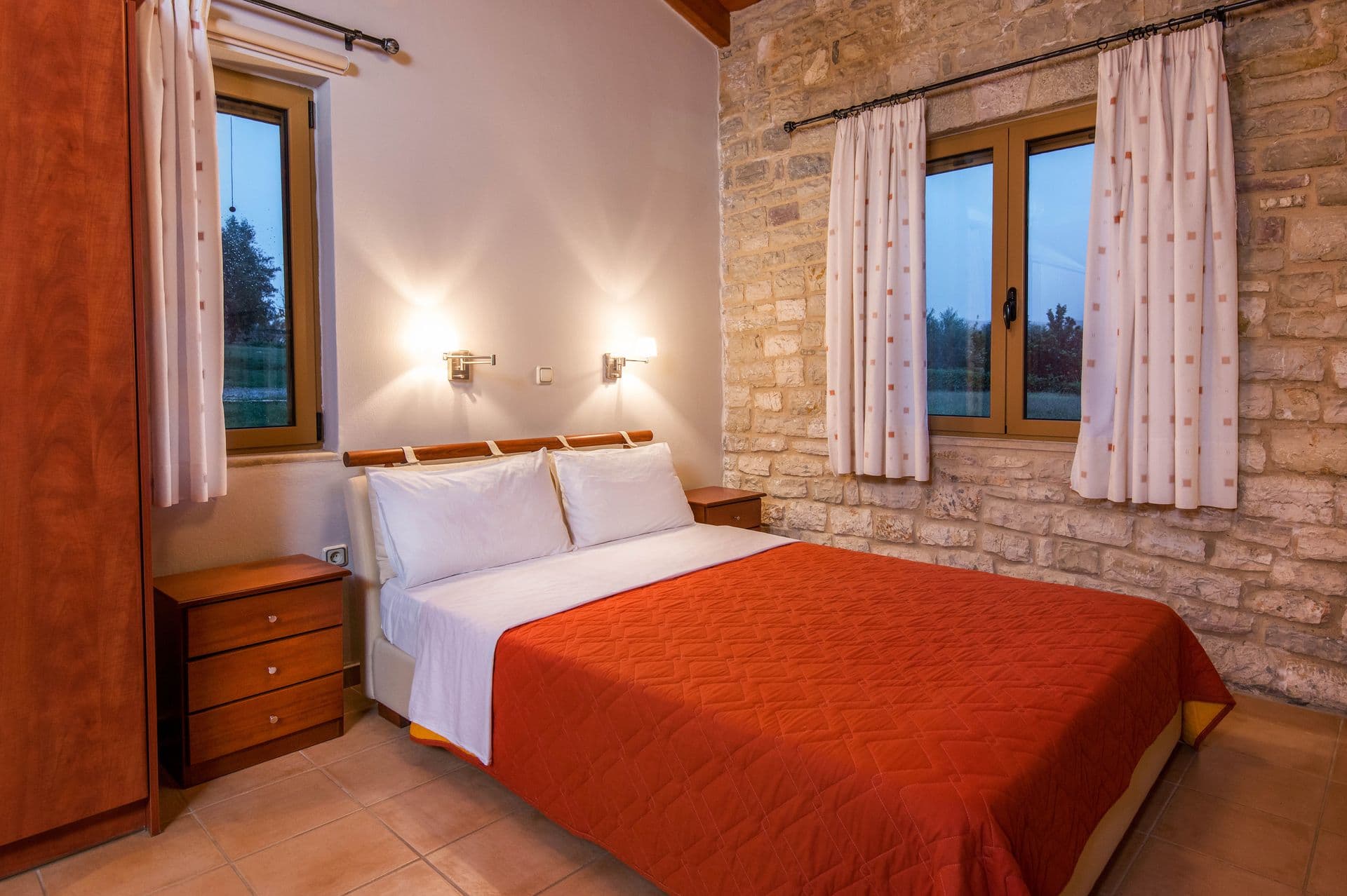 room-types-ENASTRONV-JS2-0.jpg