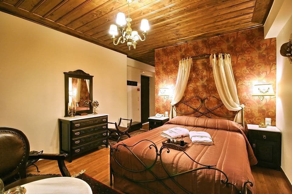 room-types-ENDIMITSAN-DELUX2-0.jpg