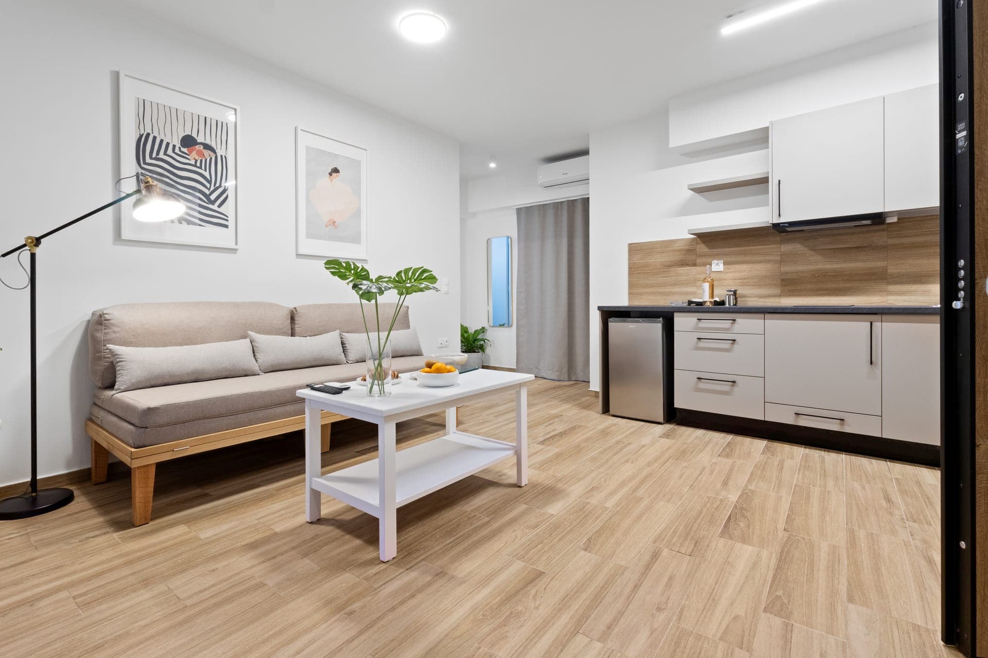 room-types-ENEACITY-DELUXE-0.jpg