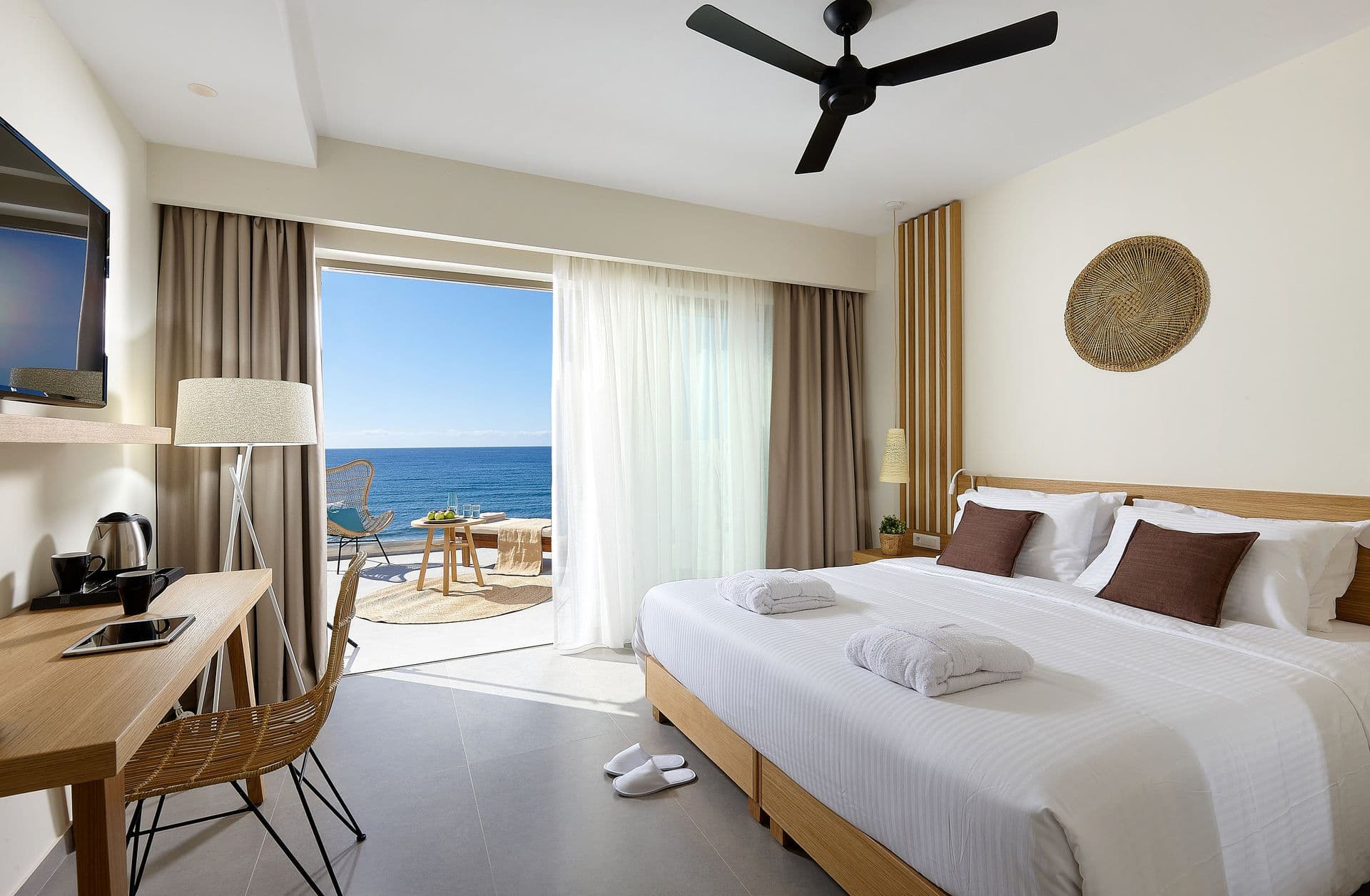 room-types-ENORMESANT-DBL-0.jpg