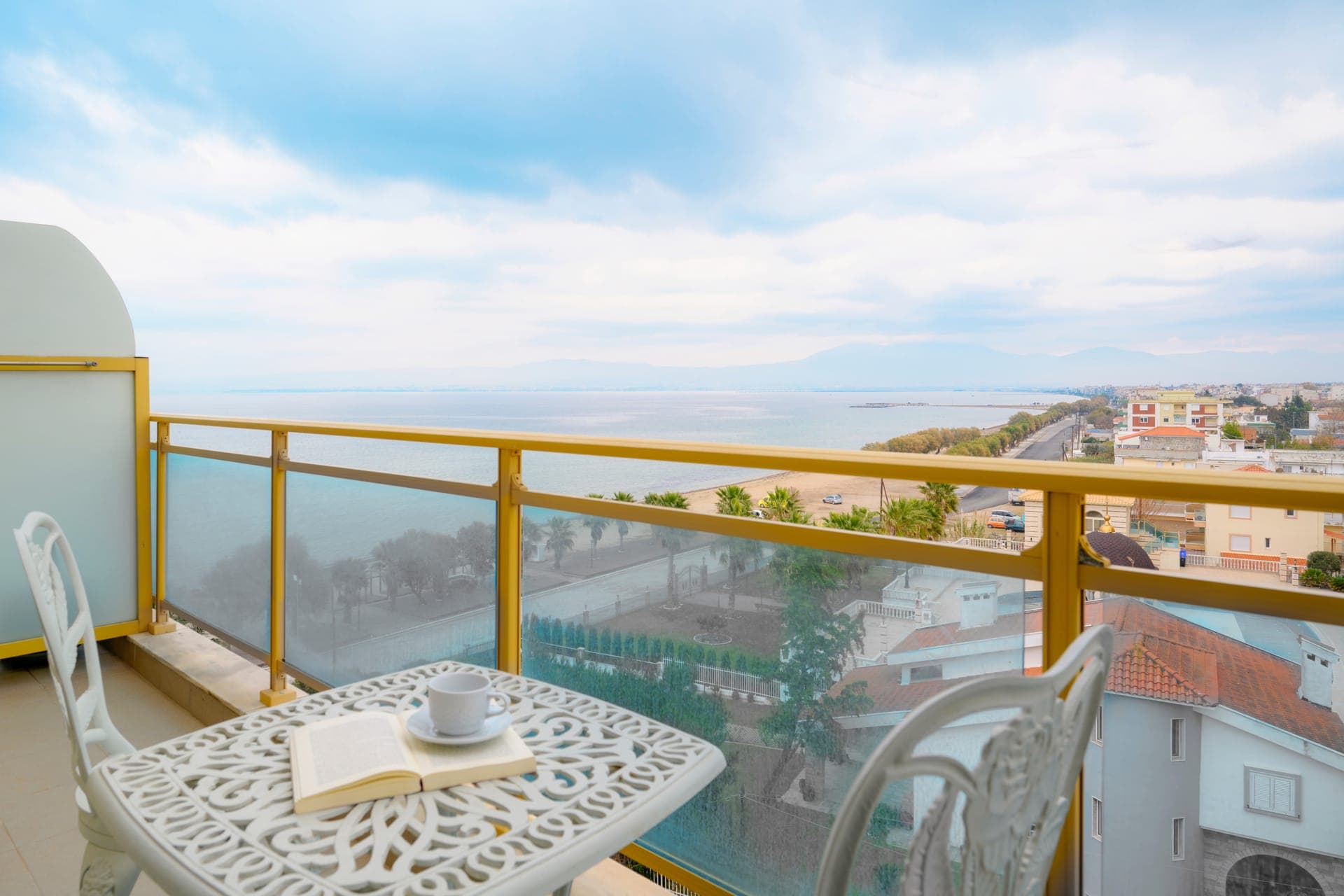 room-types-EONABEACH-DLX2B-0.jpg