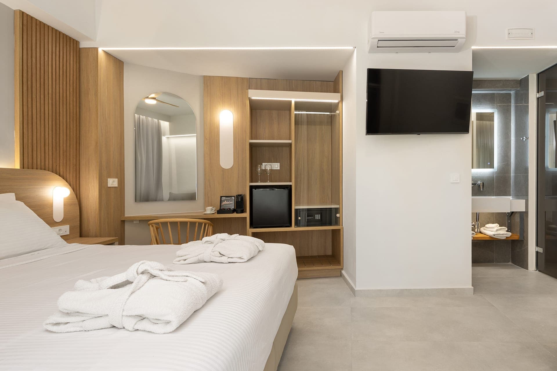 room-types-EPAVLISGRC-STD-0.jpg
