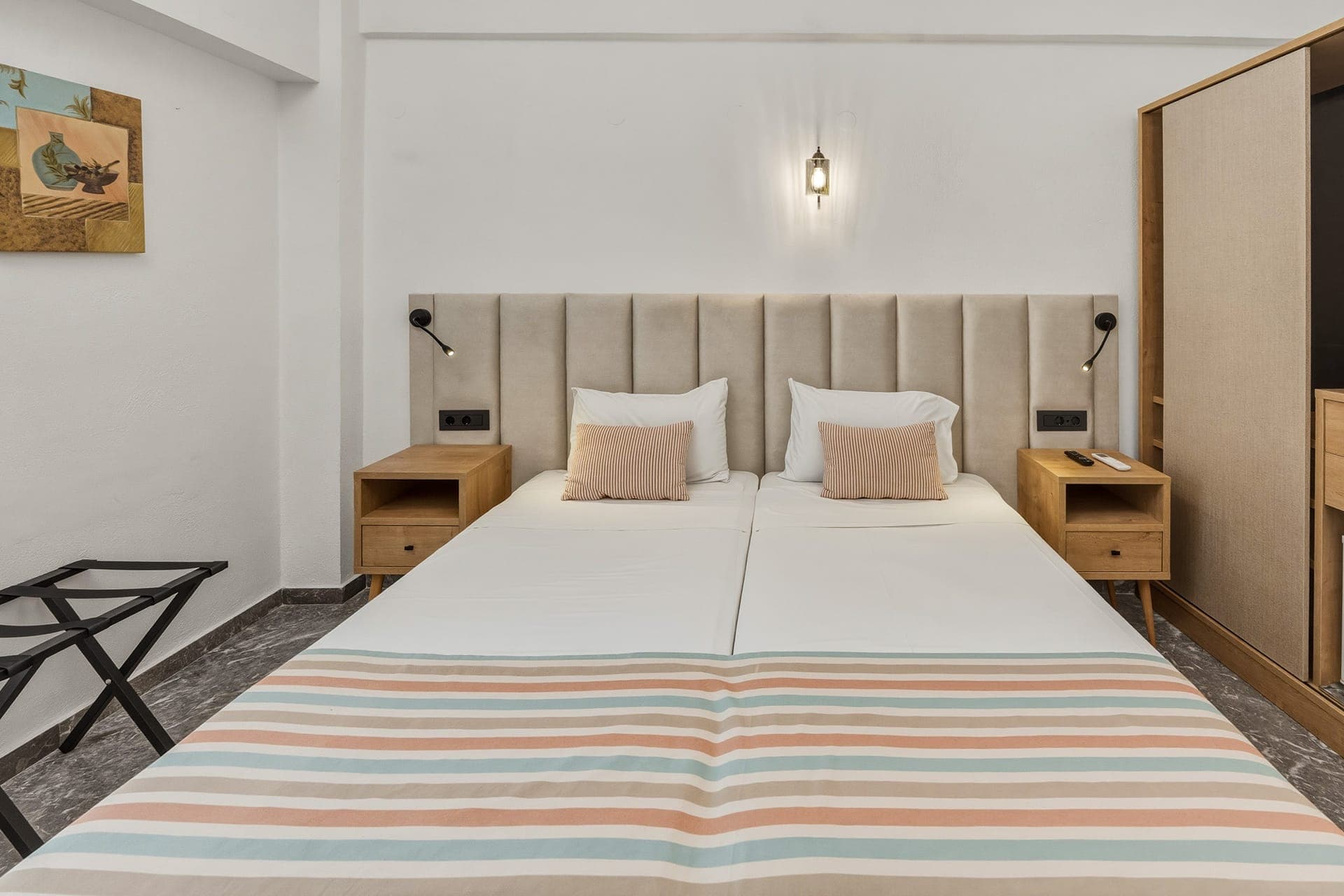 room-types-ERATOHOTEL-SGL-0.jpg