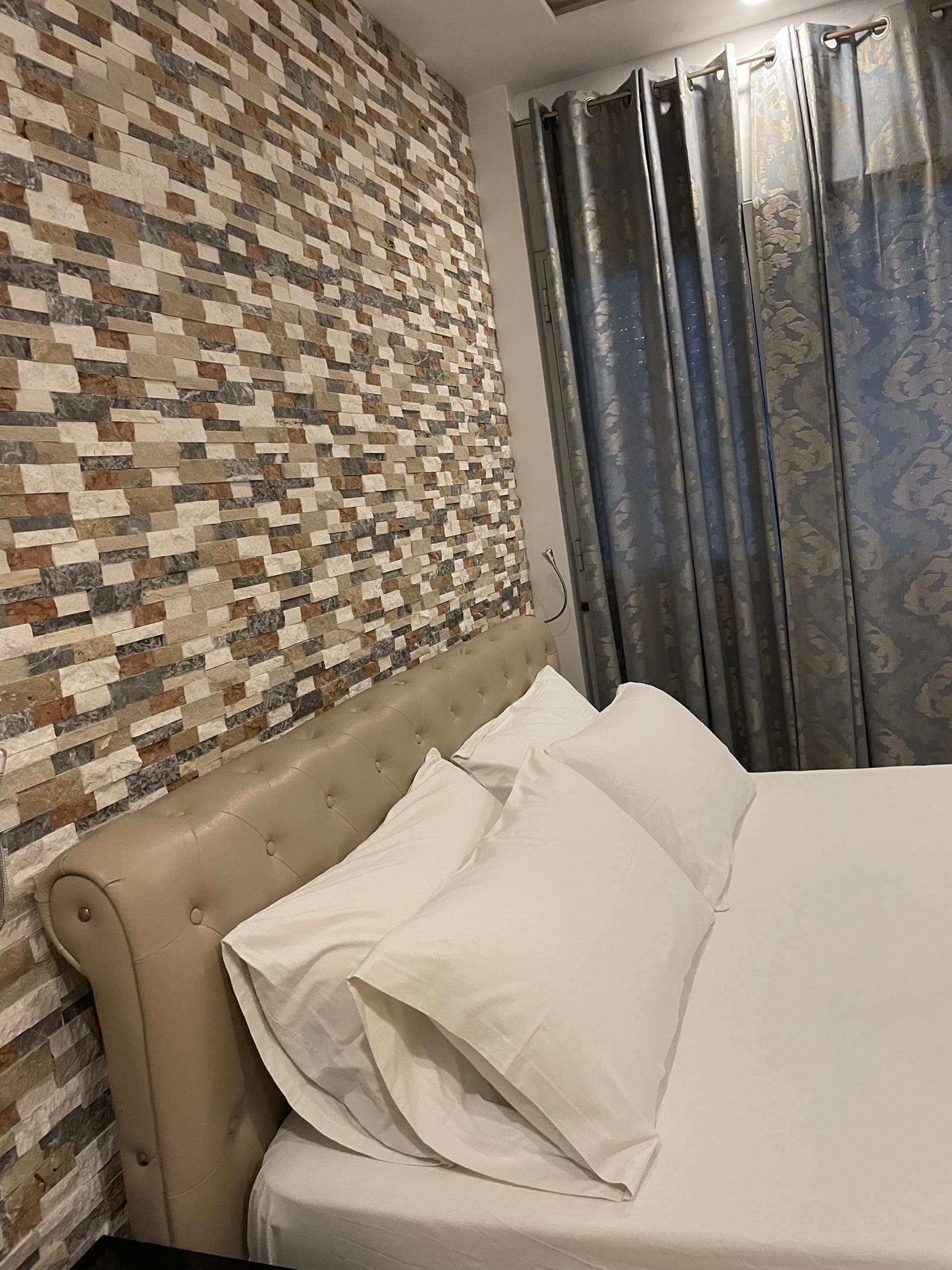 room-types-ESPANA-DBLNB-0.jpg