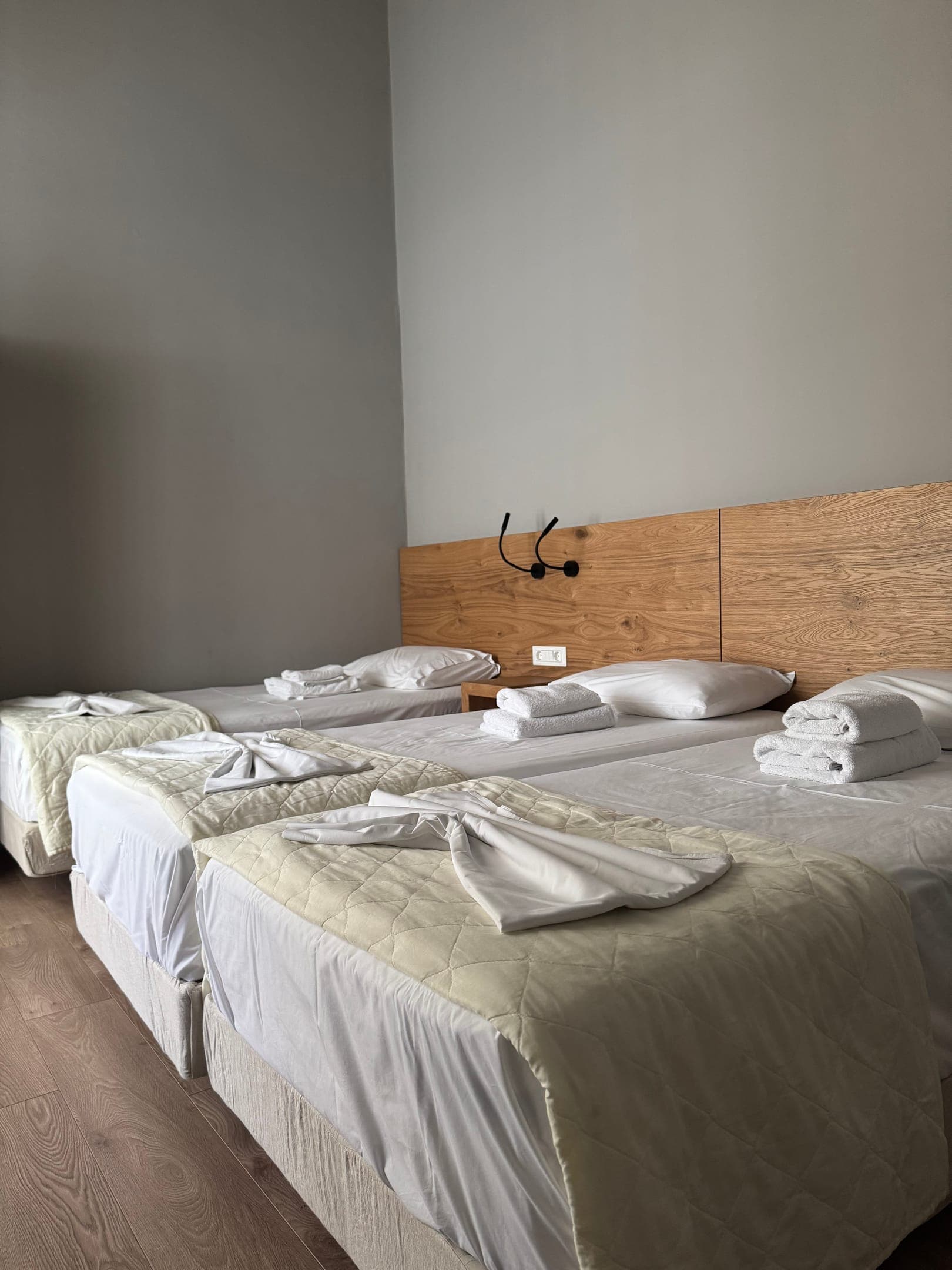 room-types-ESPERANCE2-TRIPLE-0.jpg