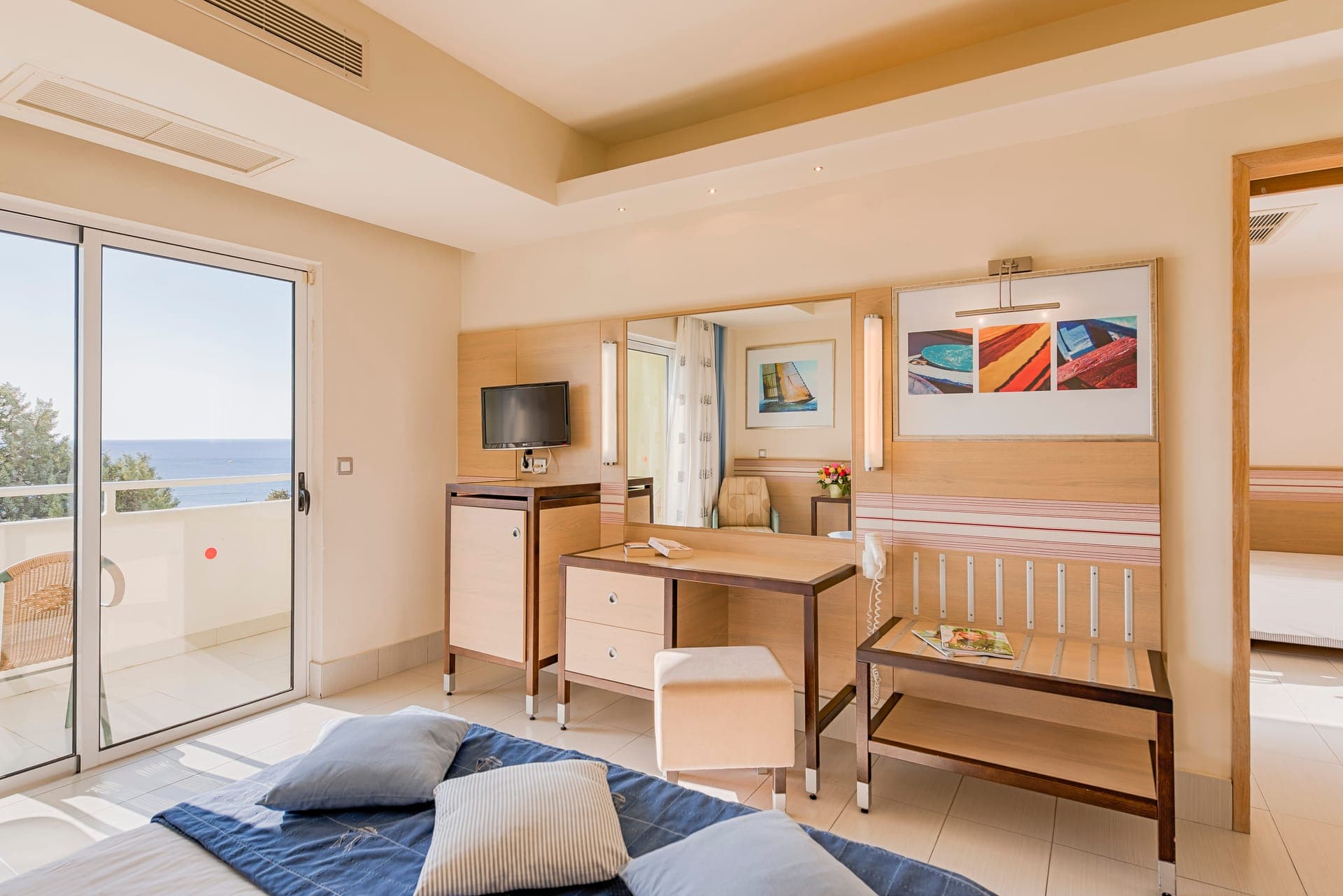 room-types-ESPERBEACH-SUPFSV-0.jpg