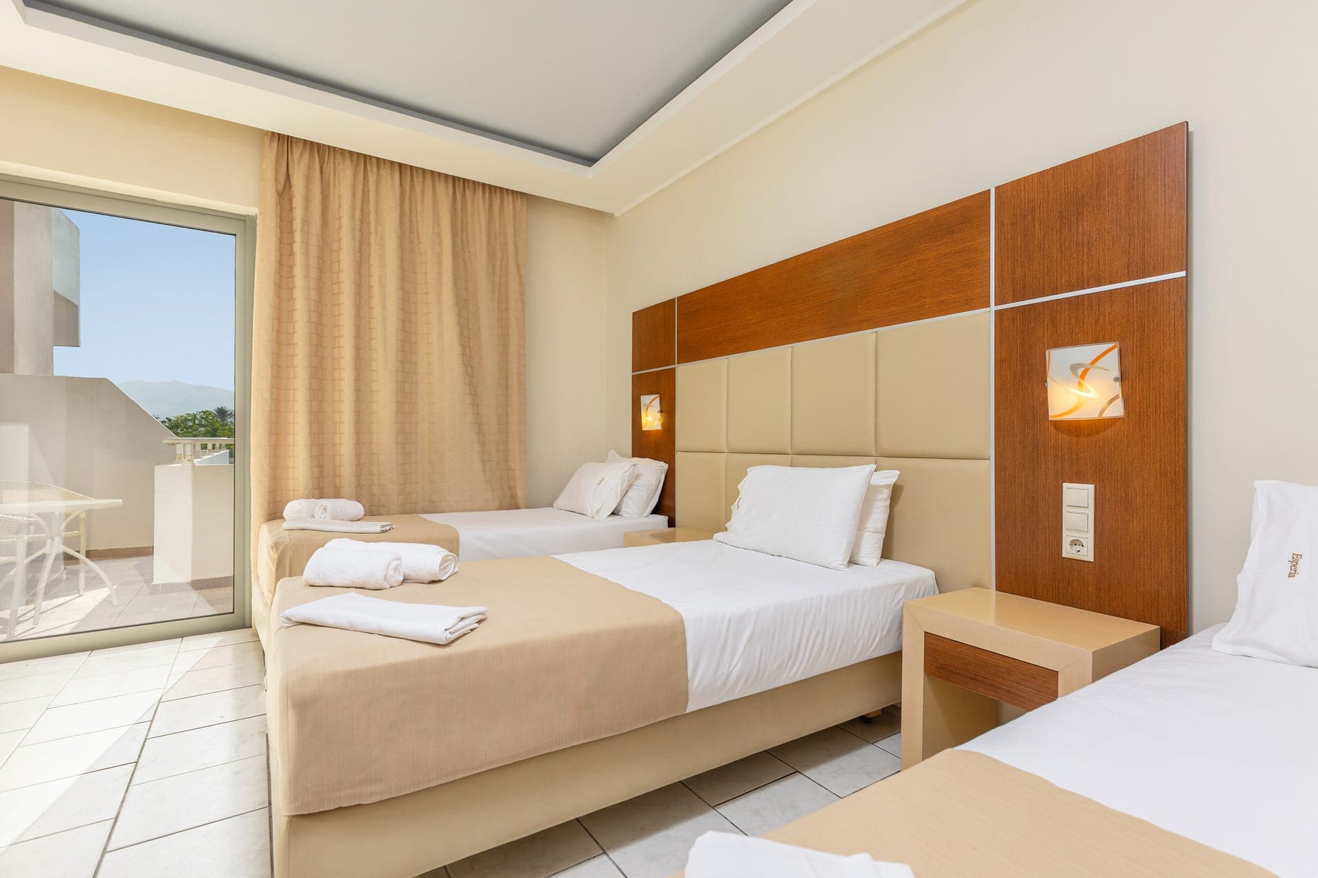room-types-ESPERIAZAN-TRIPL-0.jpg