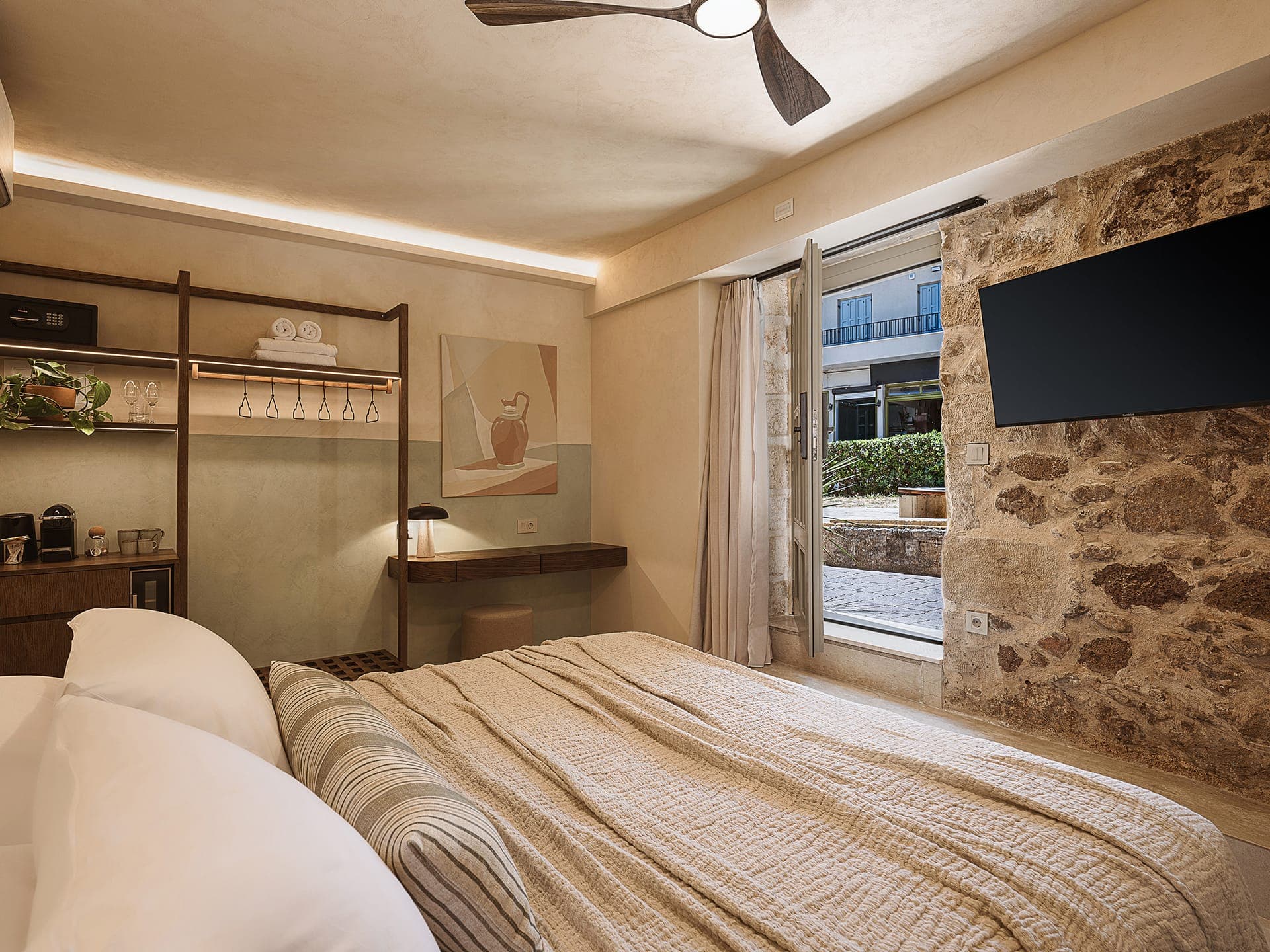 room-types-ETEOLIVING-02-0.jpg