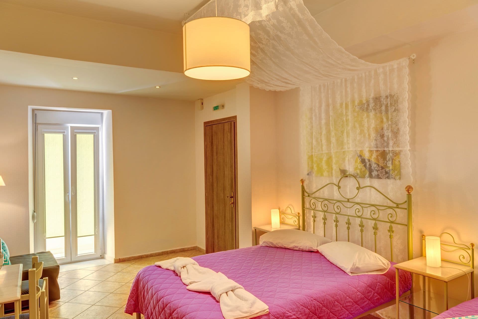 room-types-ETHRIONH-STGROU-0.jpg