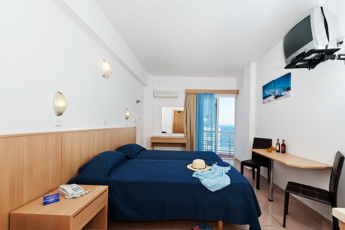room-types-EUROPAHR-DOUBLE-0.jpg