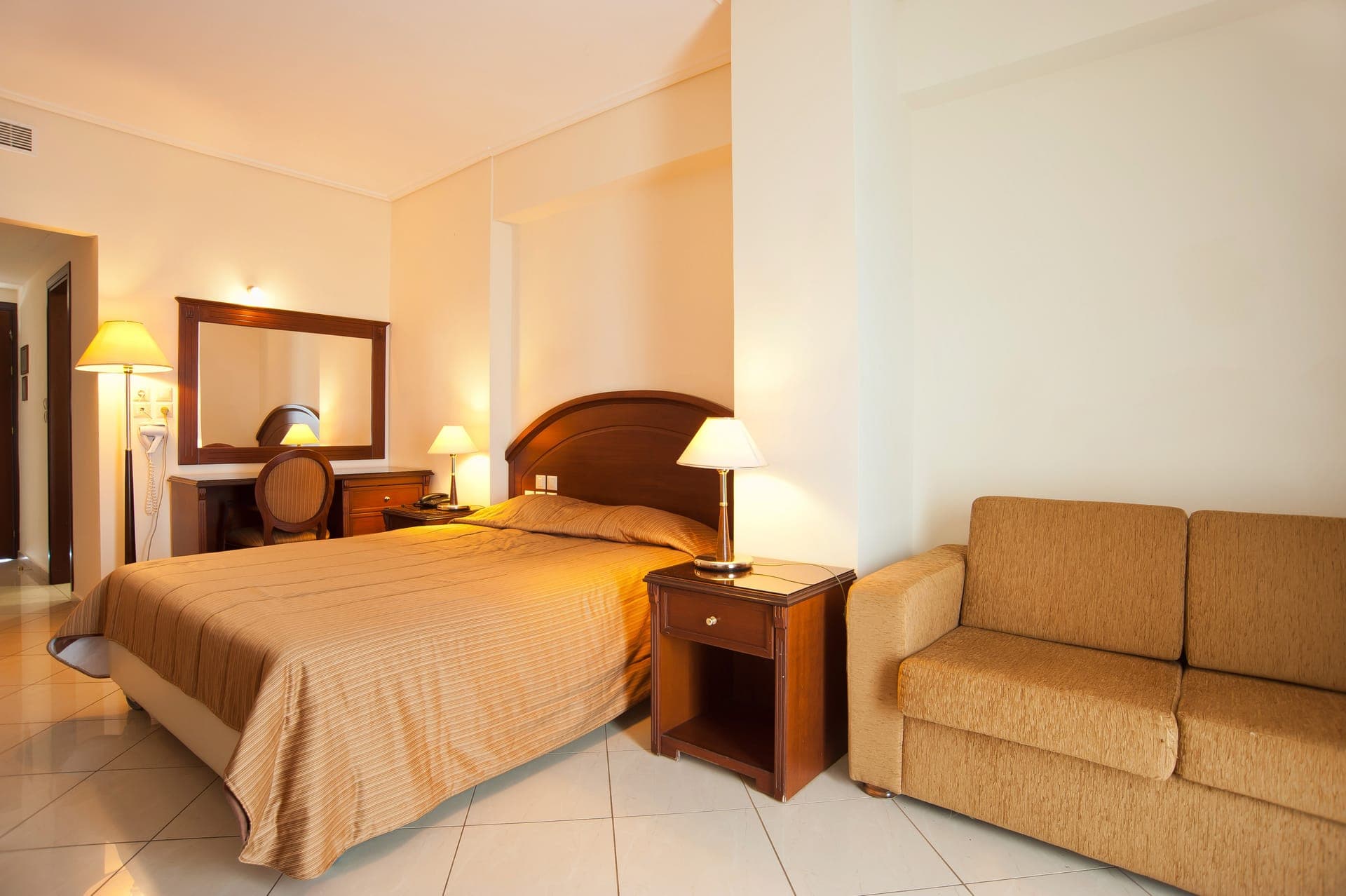 room-types-EUROPAHTL-TRPL-0.jpg