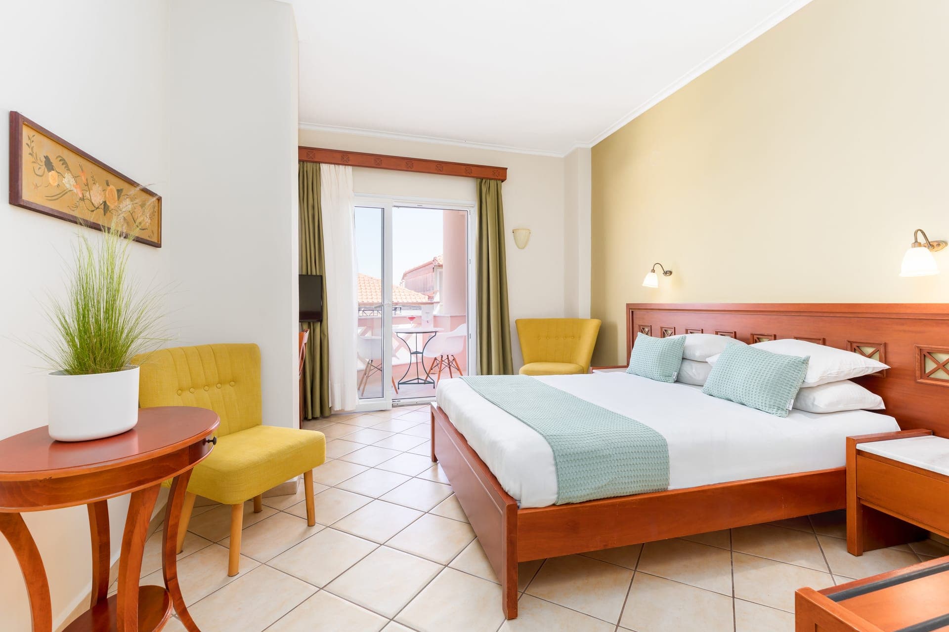 room-types-EVDIONHTL-ECON-0.jpg