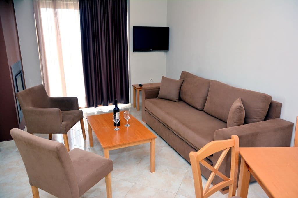 room-types-EVIAHOTEL-SUITE-0.jpg