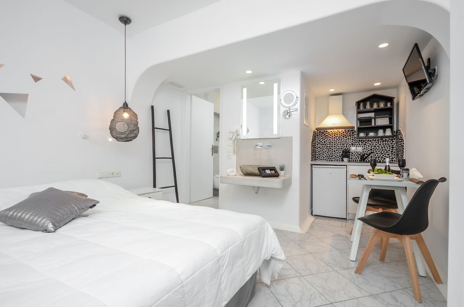 room-types-EVILIONN-DBLSTU-0.jpg