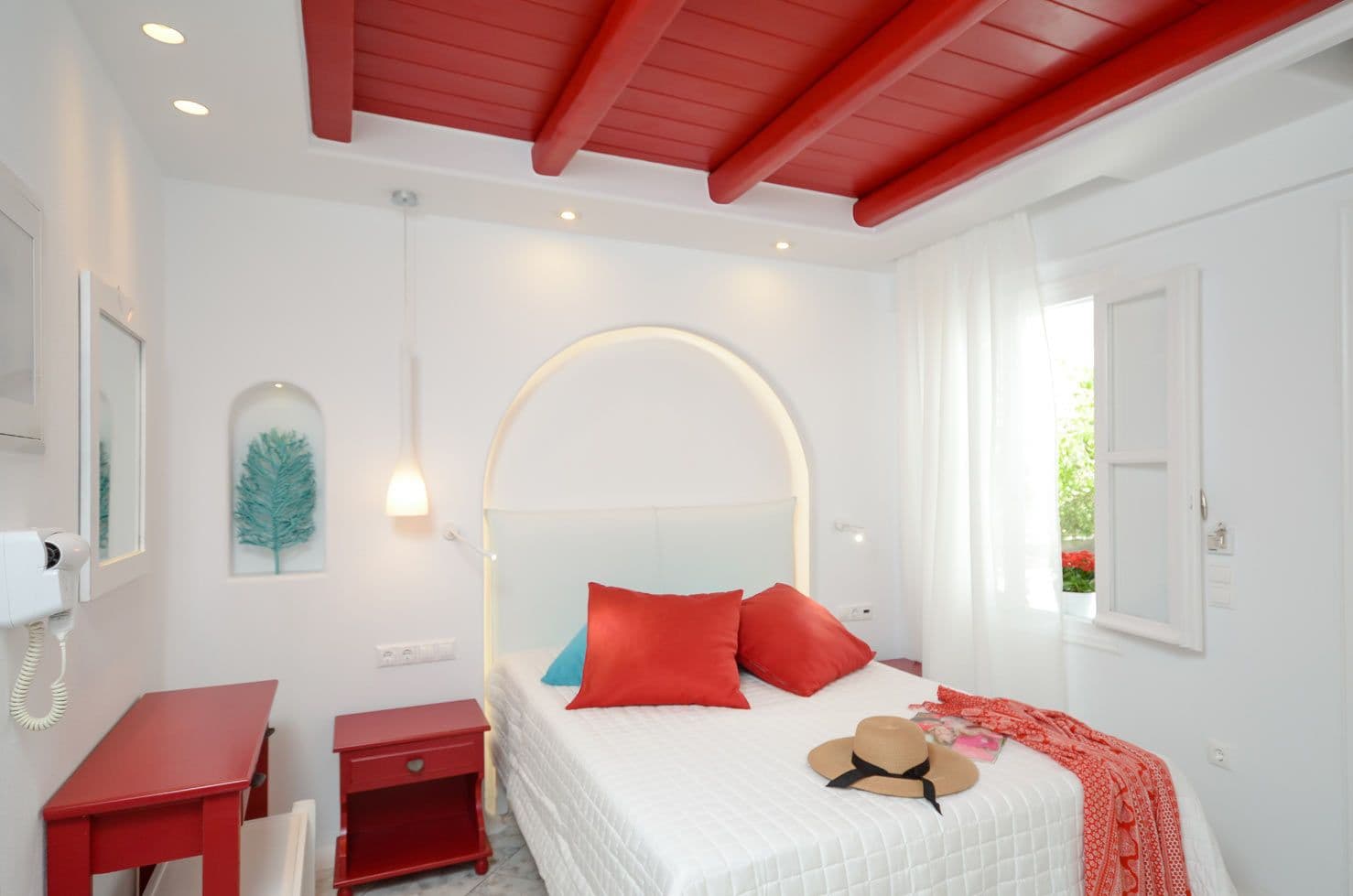 room-types-EVILIONN-STUD2V-0.jpg