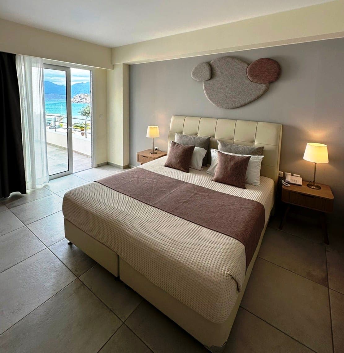 room-types-FAEDRABR-DBL-0.jpg