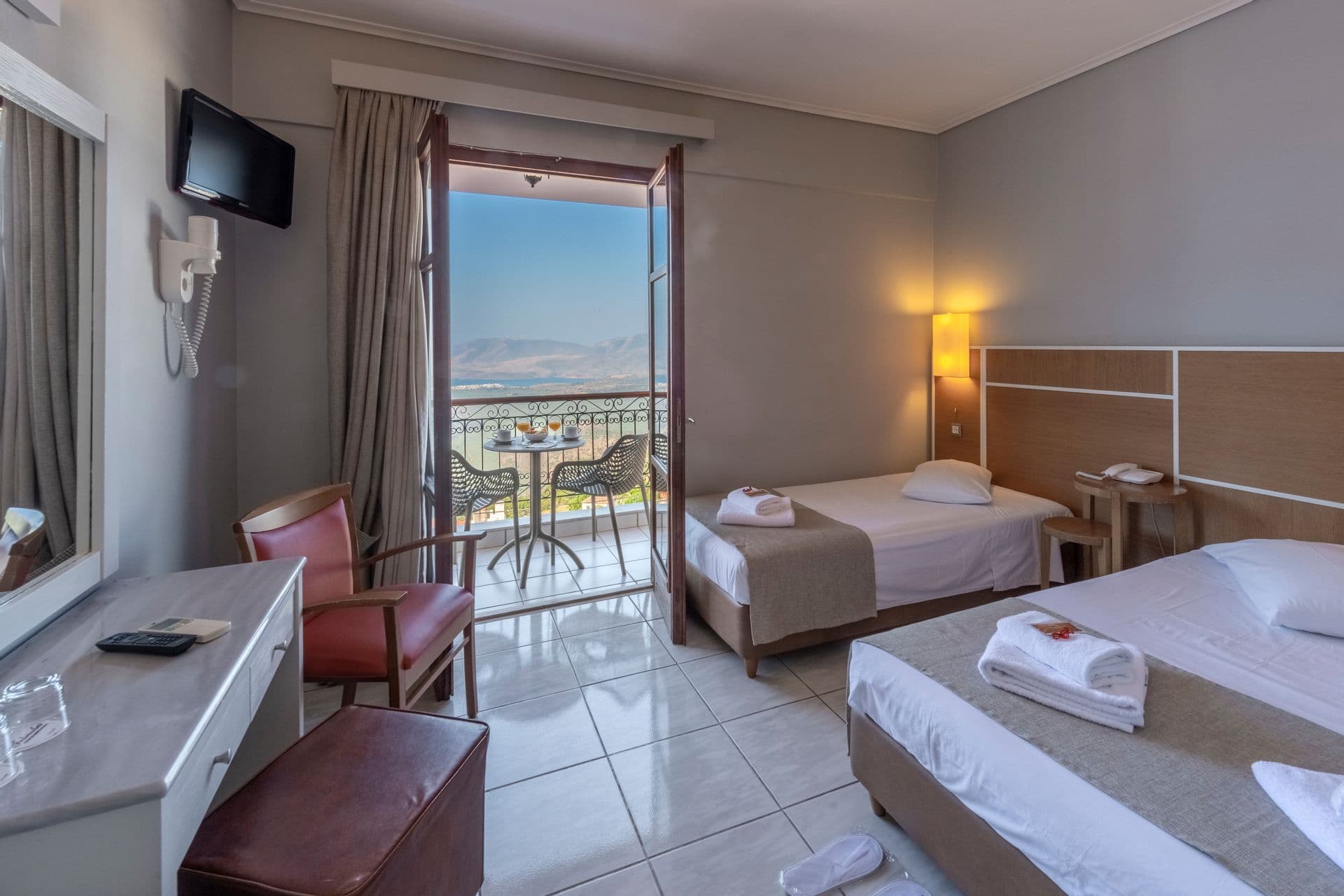 room-types-FEDRIADES-TRIPLE-0.jpg