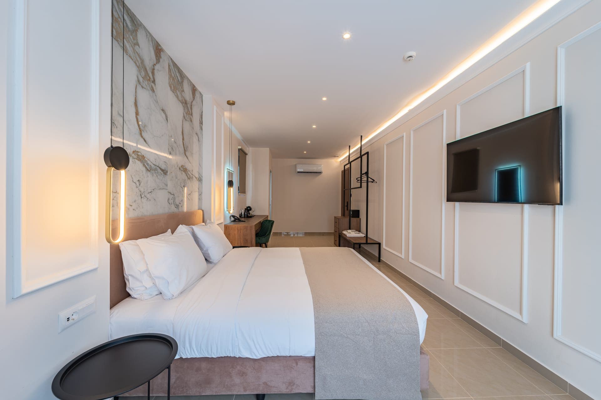 room-types-FILIACENT-DLXDBL-0.jpg