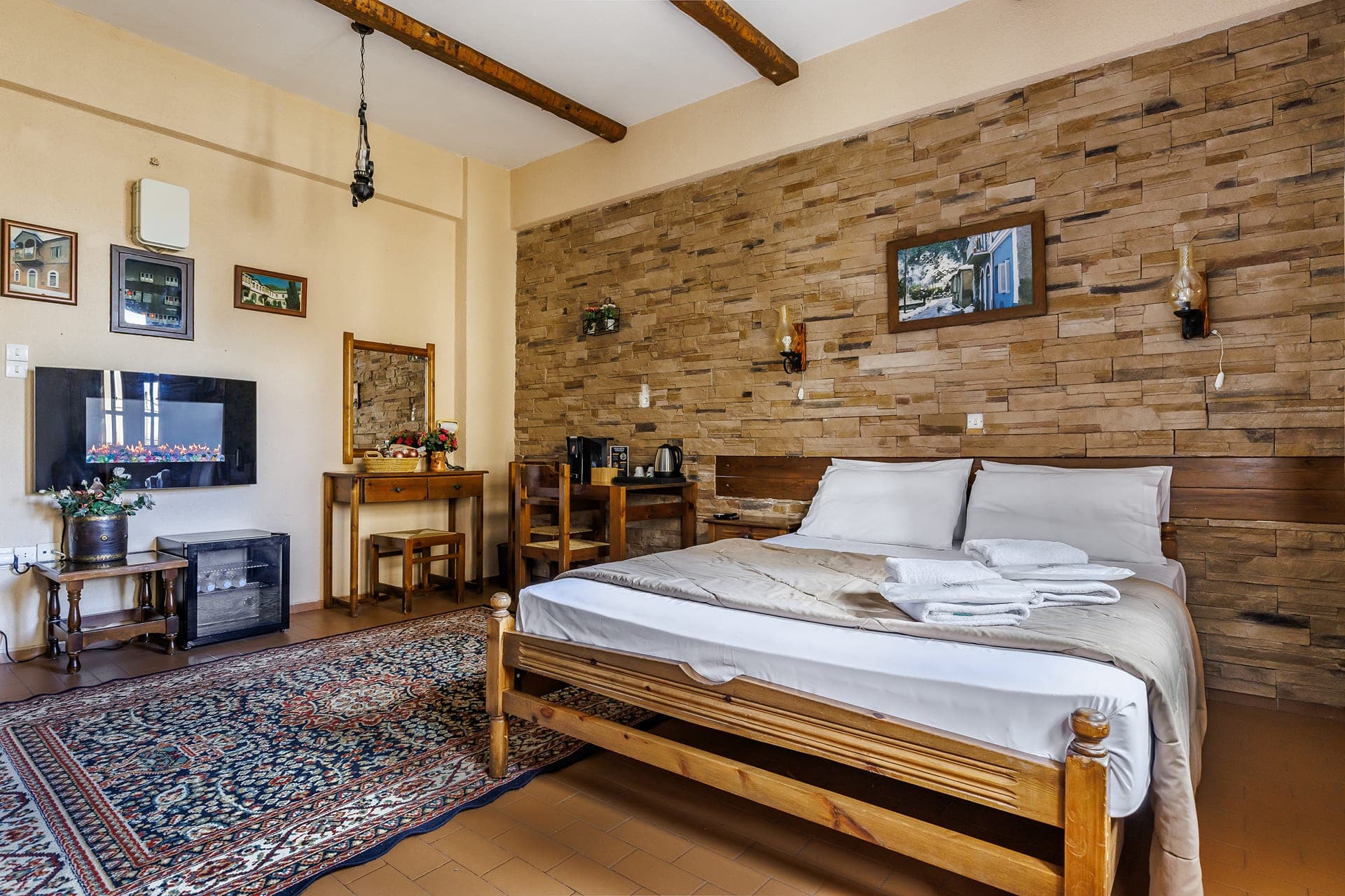 room-types-FILOXENARA-TRPLEF-0.jpg