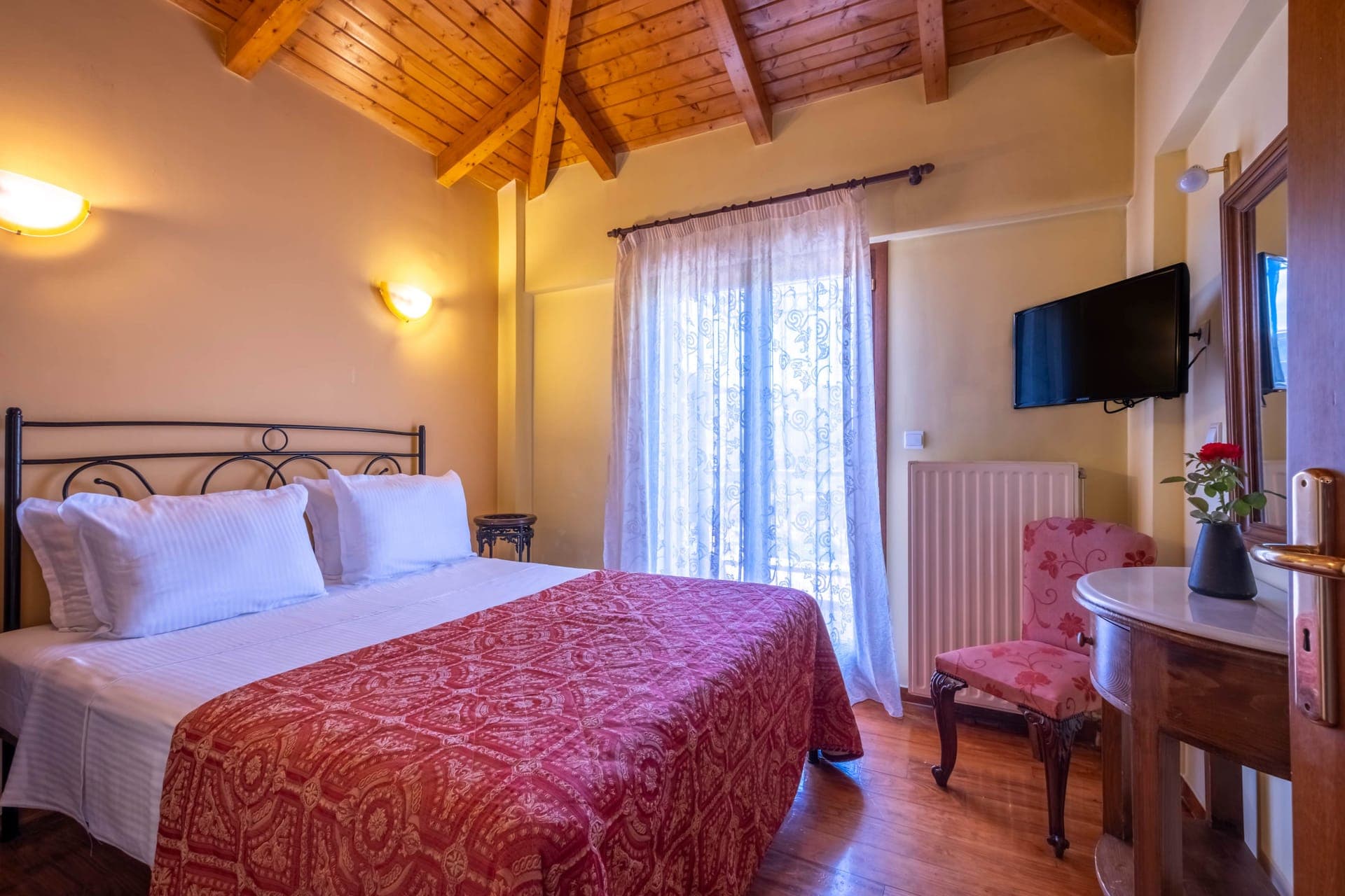 room-types-FINDAYHOT-DLXAP-0.jpg