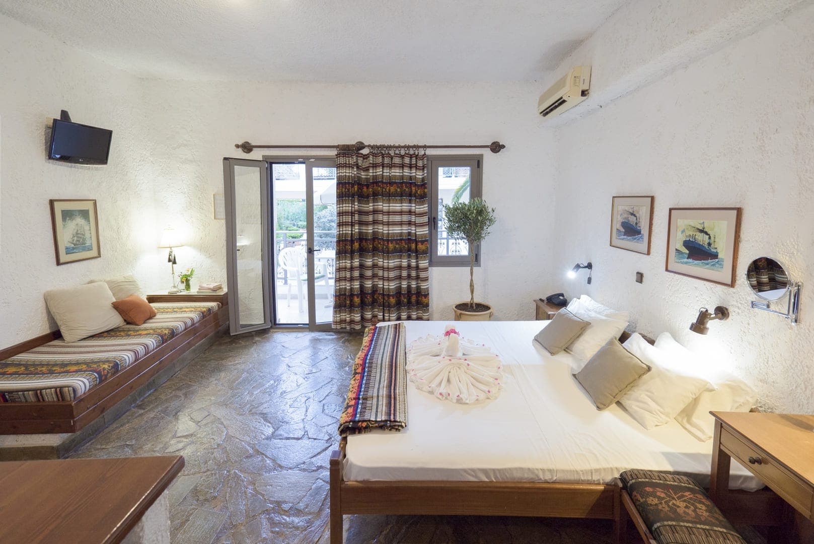 room-types-FLAMINGHTL-1BDRST-0.jpg