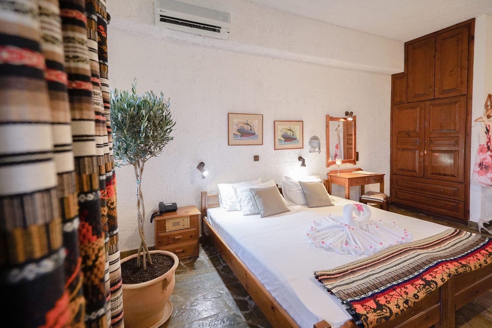 room-types-FLAMINGHTL-STDBL-0.jpg