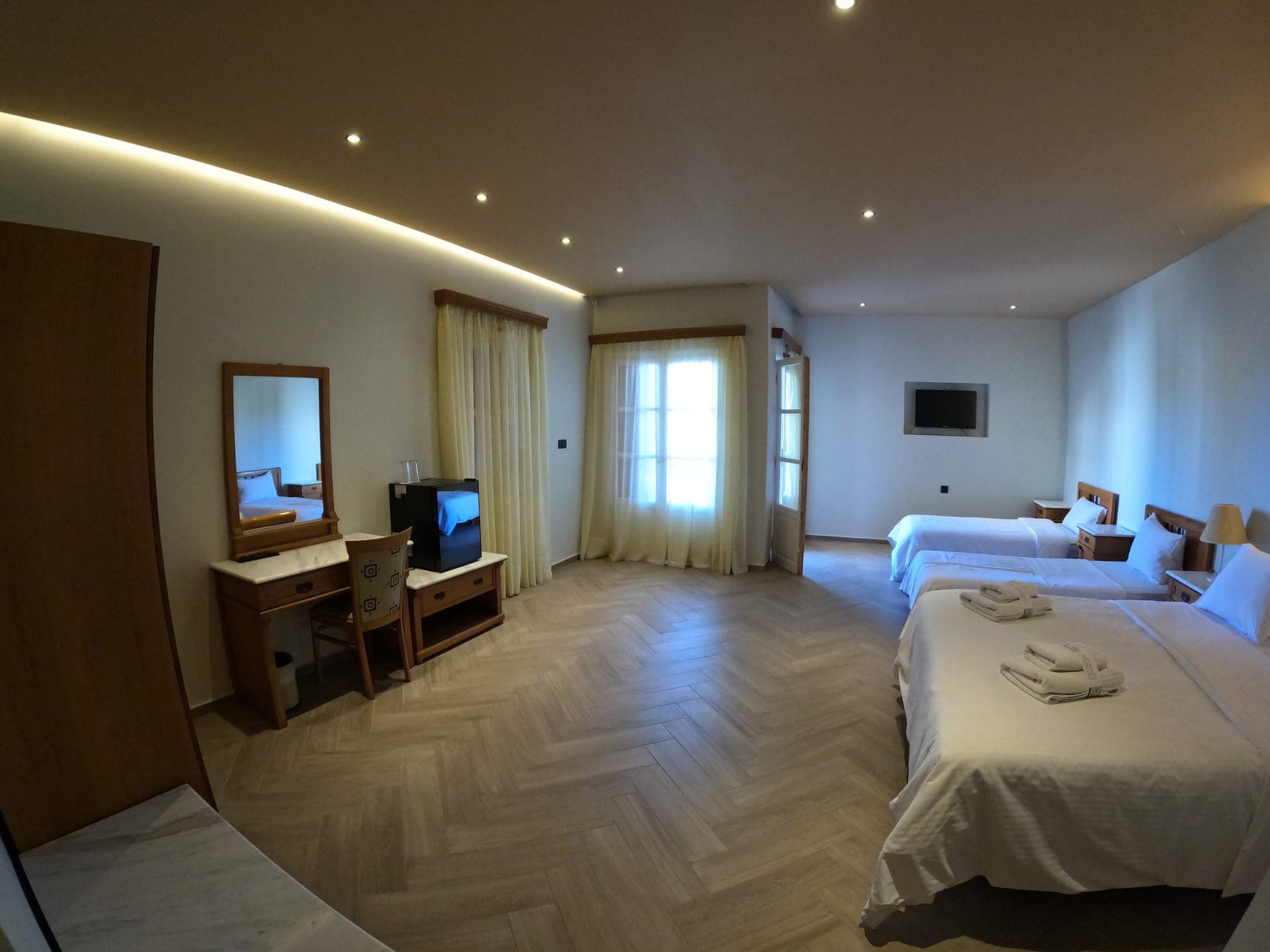 room-types-FLOWERHTL-FR-0.jpg